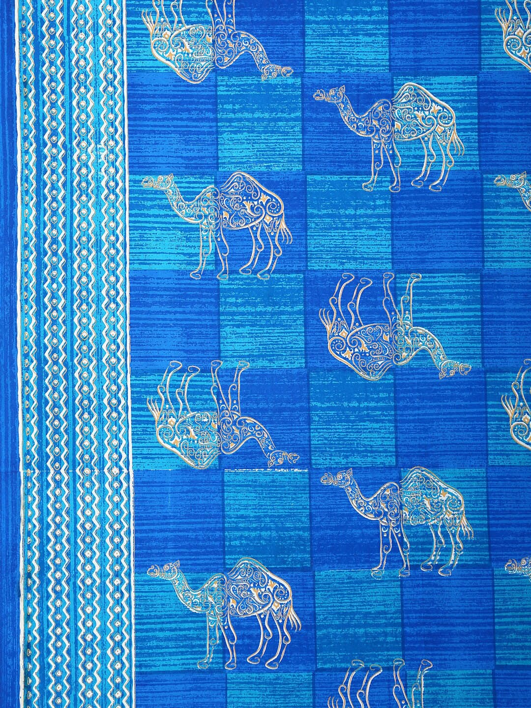 Blue Geometric Cotton 1 King Bedsheet with 2 Pillow Covers
