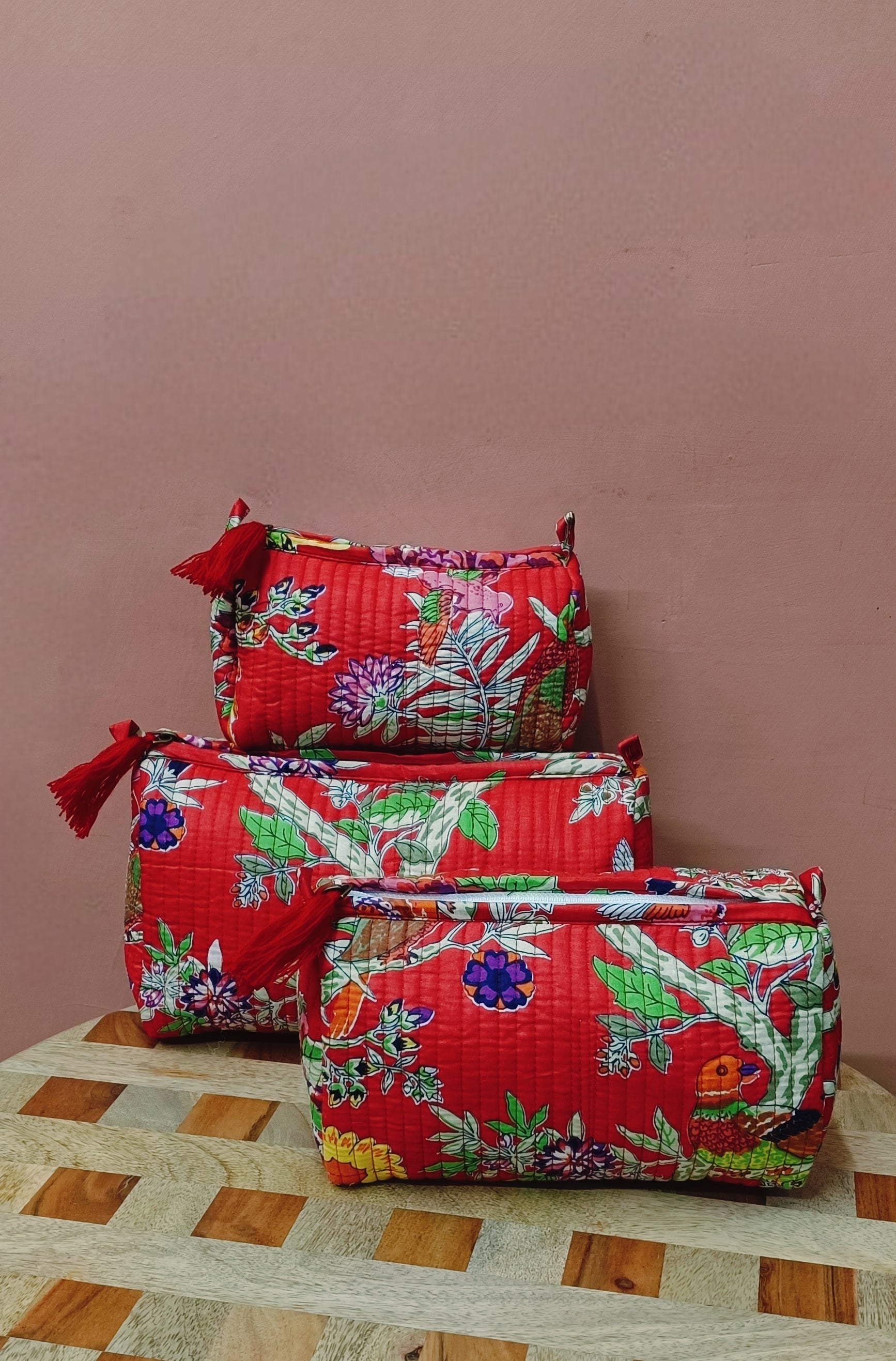 Set of 3 cosmetic bag/pouches with waterproof lining