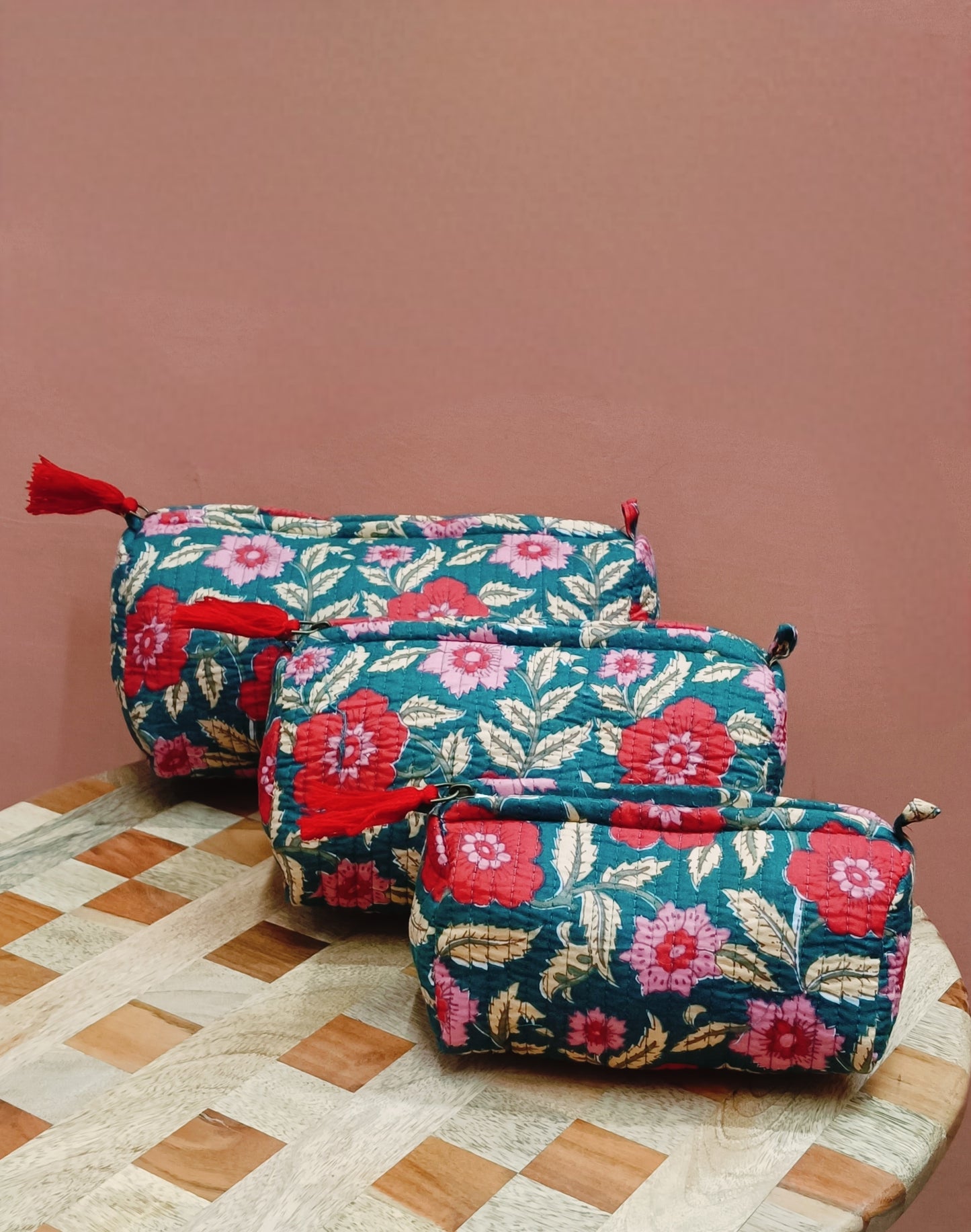 Set of 3 cosmetic bag/pouches with waterproof lining