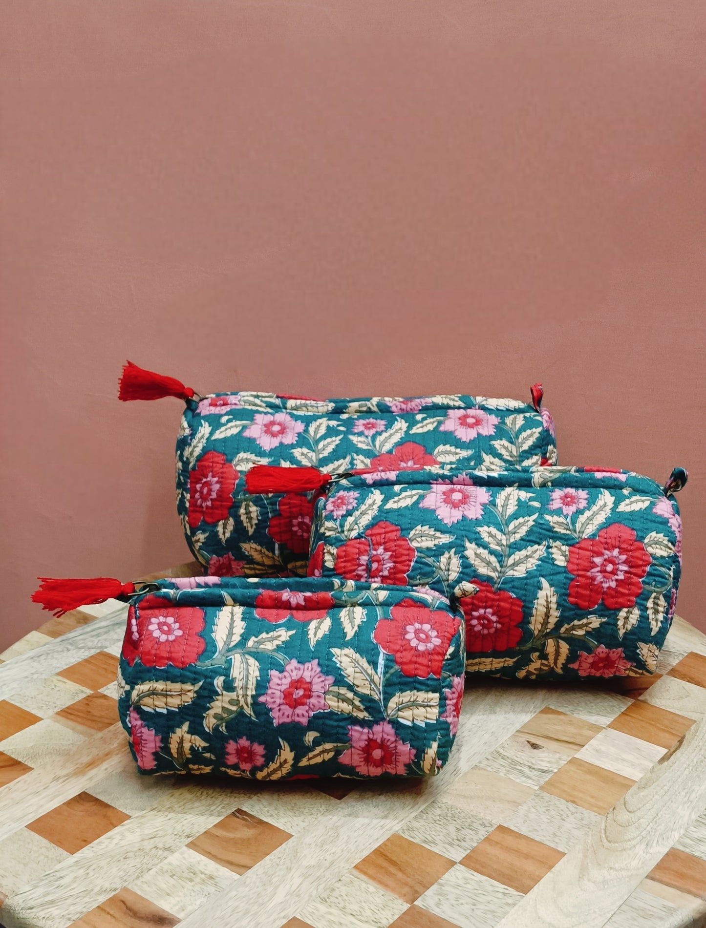 Set of 3 cosmetic bag/pouches with waterproof lining
