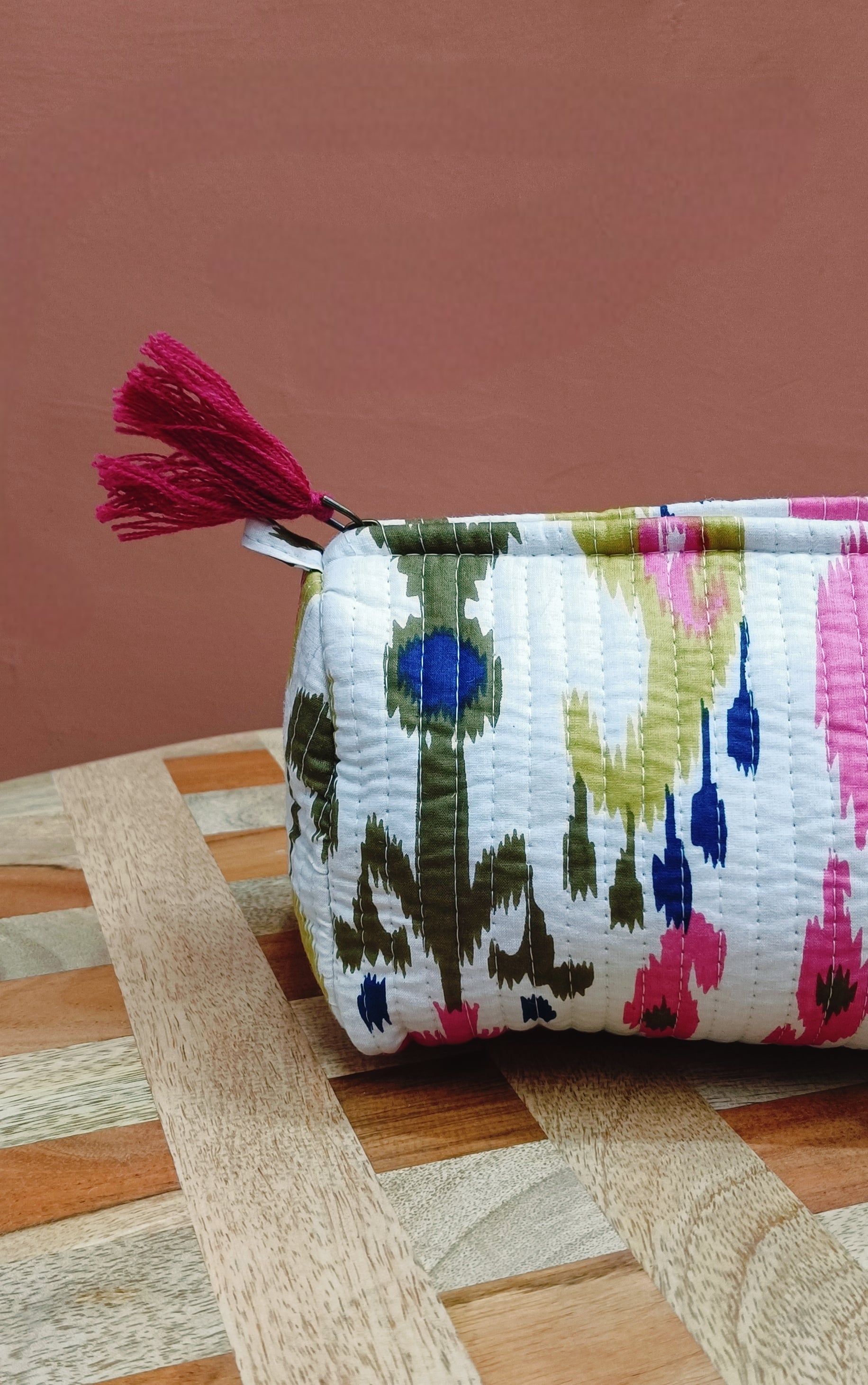 Set of 3 cosmetic bag/pouches with waterproof lining