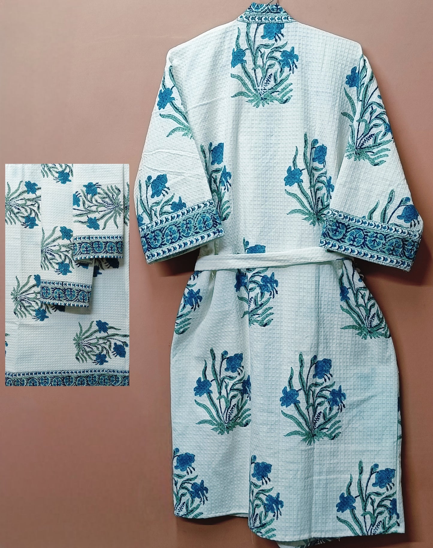 Gift Box – 1 Unisex Bathrobe, 1 Bath Towel, 2 hand Towels