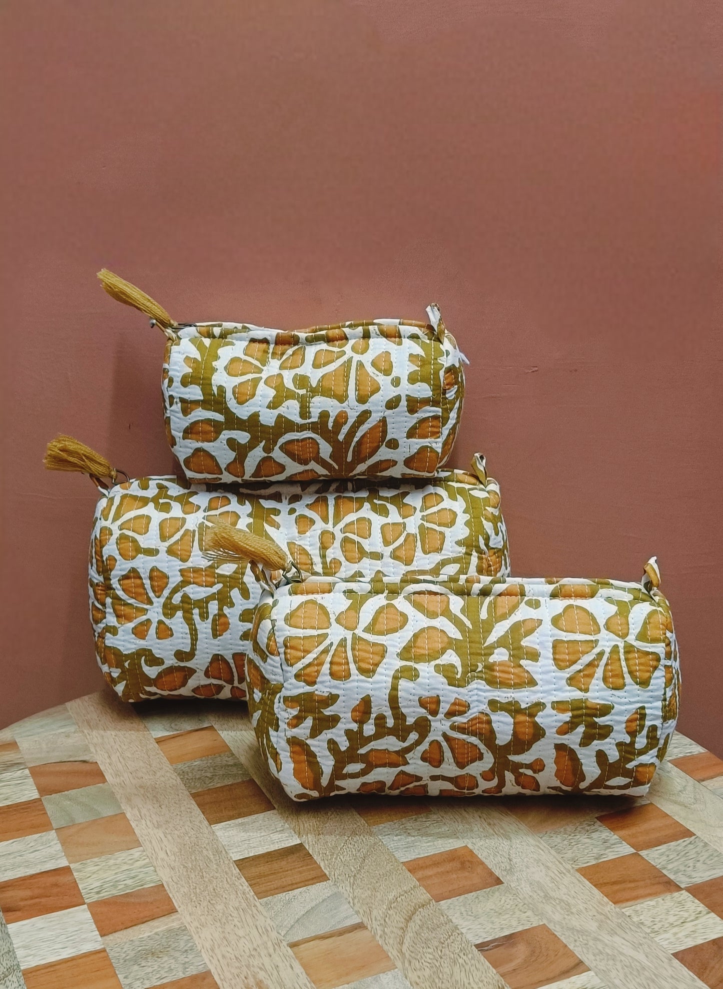 Set of 3 cosmetic bag/pouches with waterproof lining