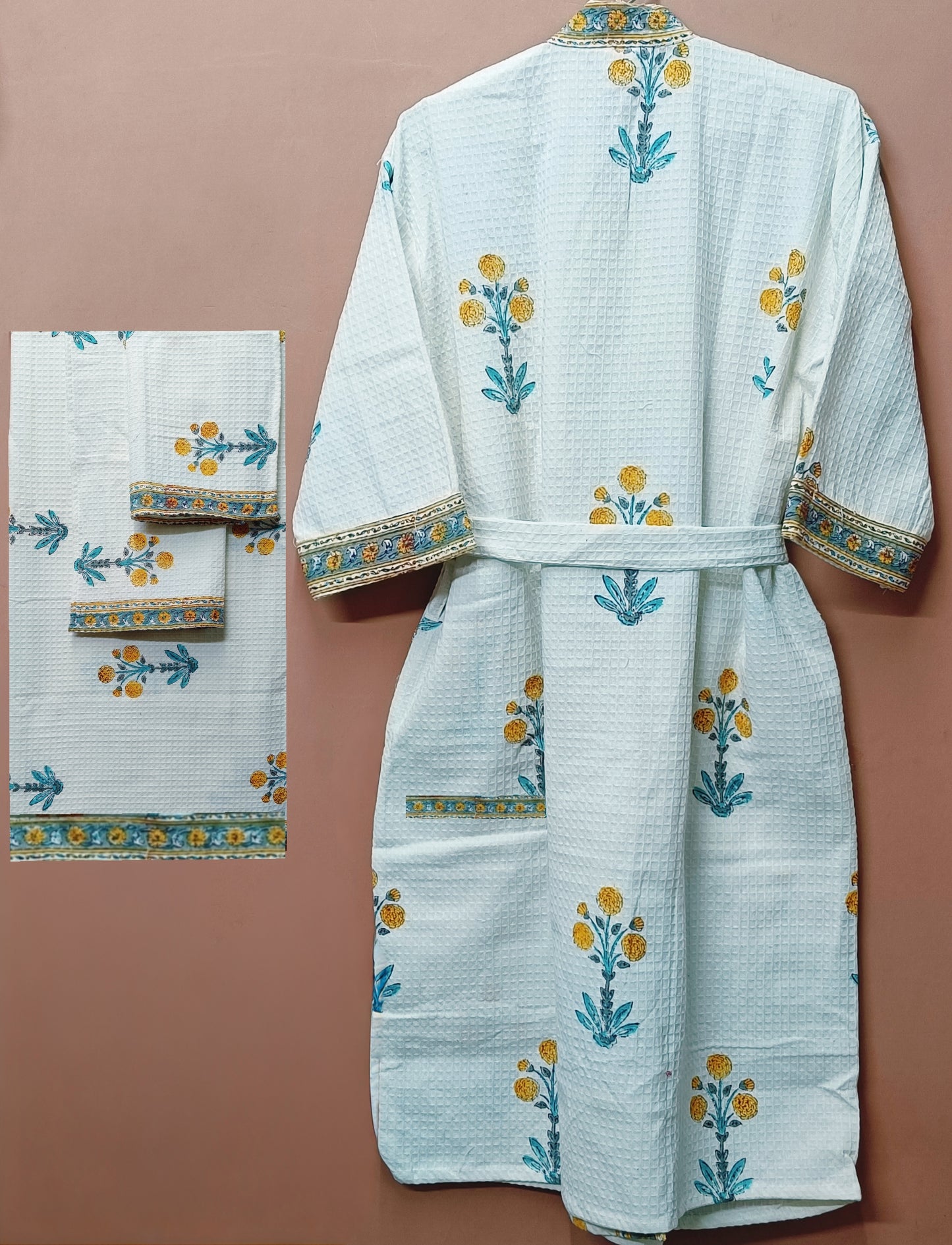 Gift Box – 1 Unisex Bathrobe, 1 Bath Towel, 2 hand Towels