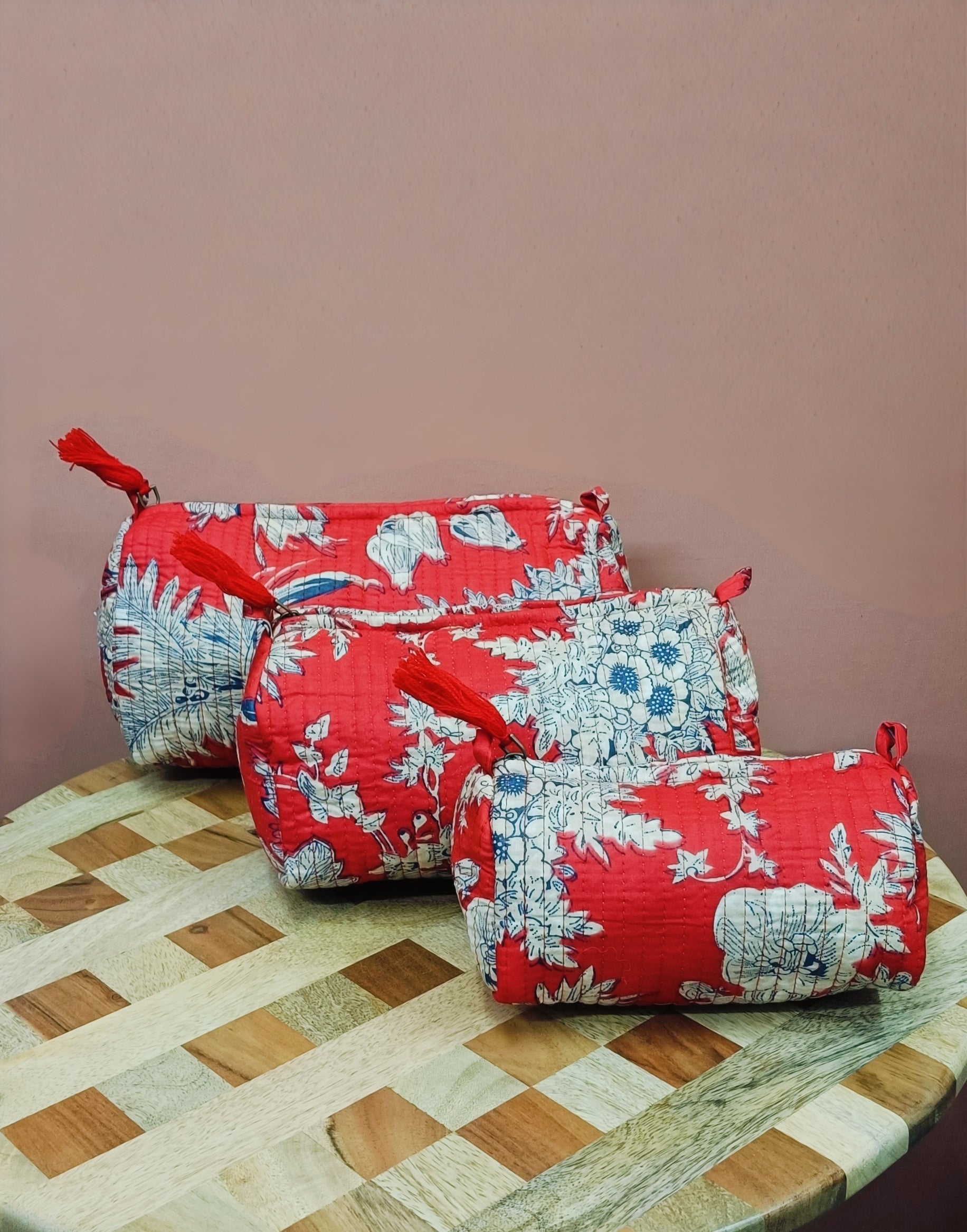 Set of 3 cosmetic bag/pouches with waterproof lining