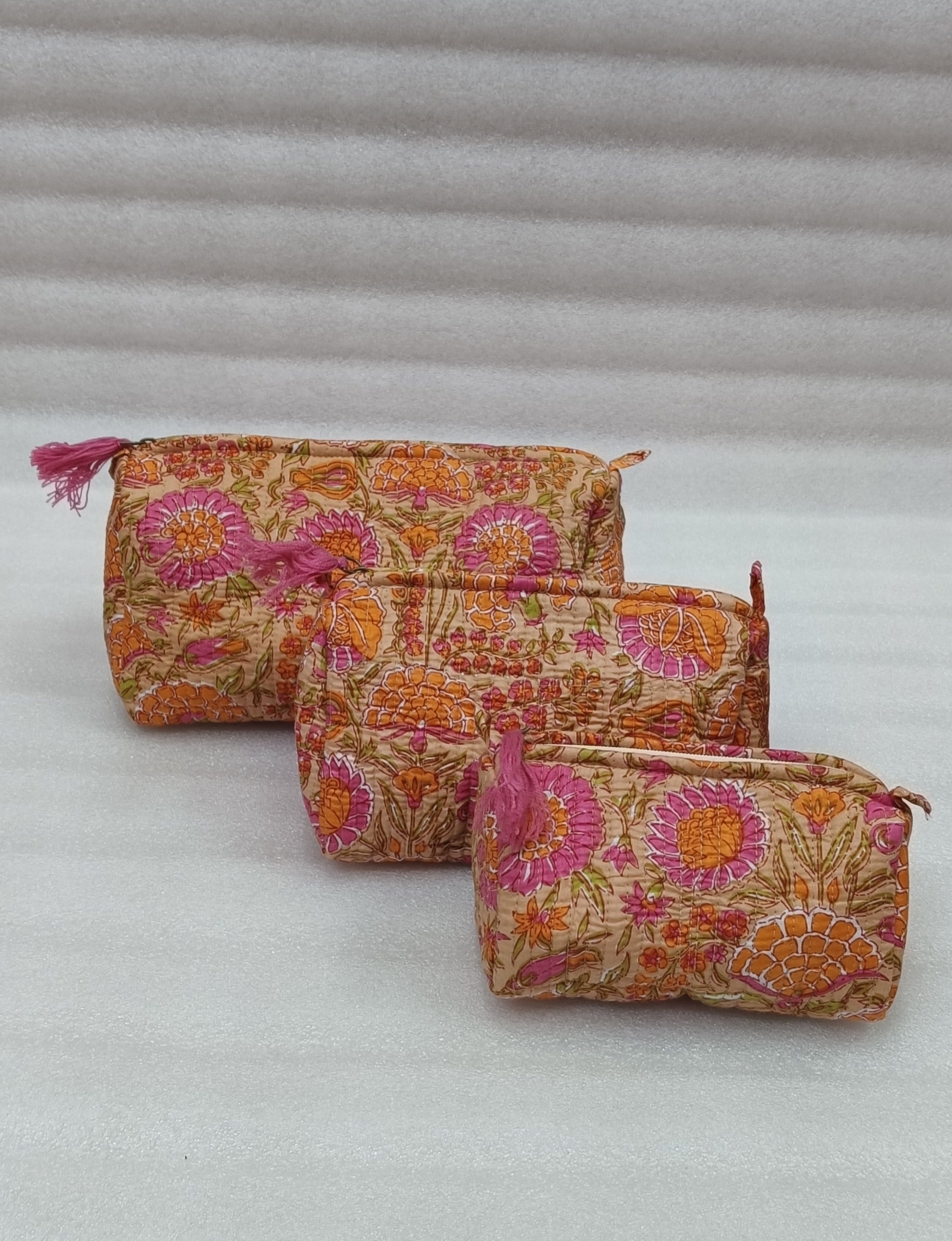 Set of 3 cosmetic bag/pouches with waterproof lining