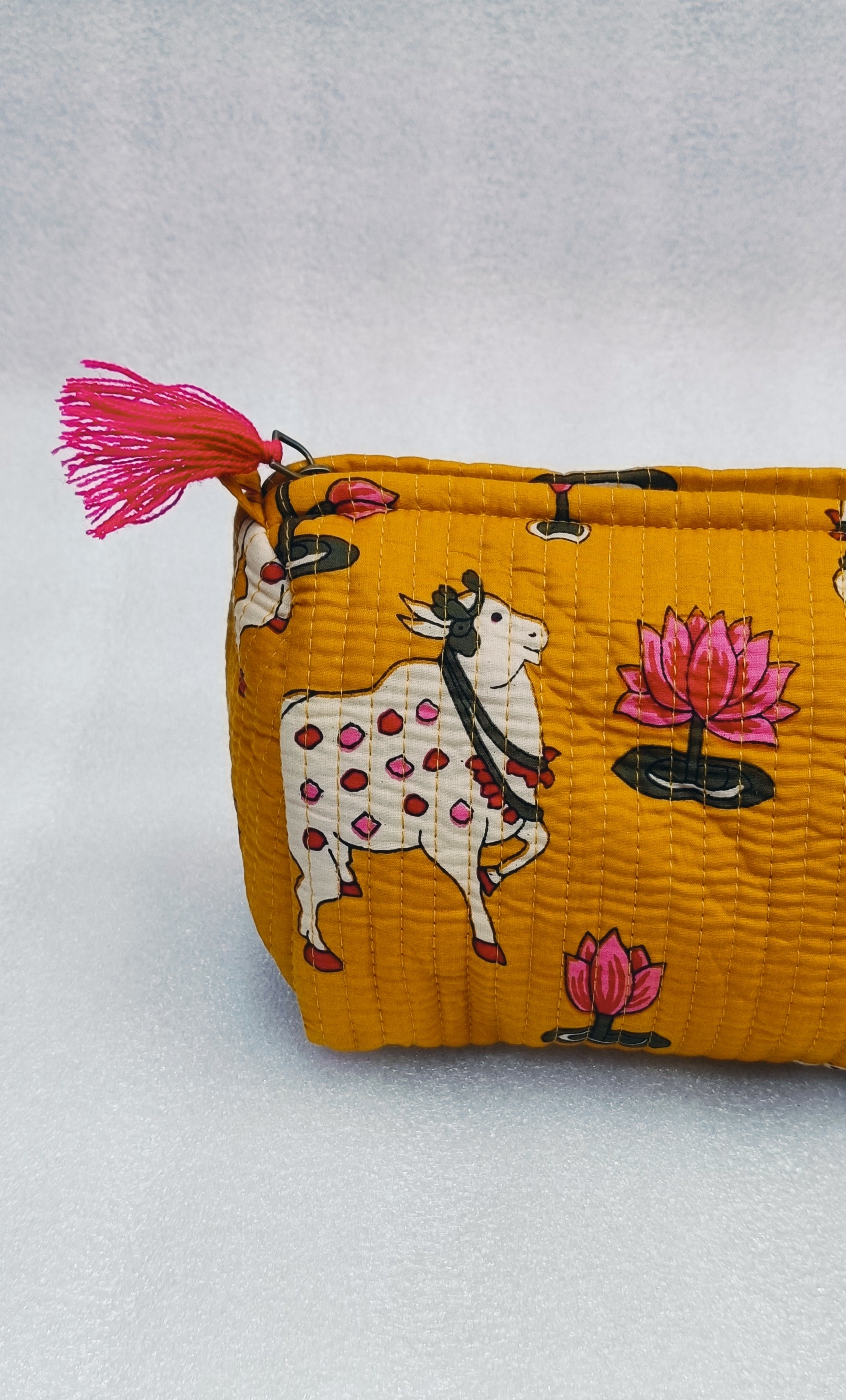 Set of 3 cosmetic bag/pouches with waterproof lining