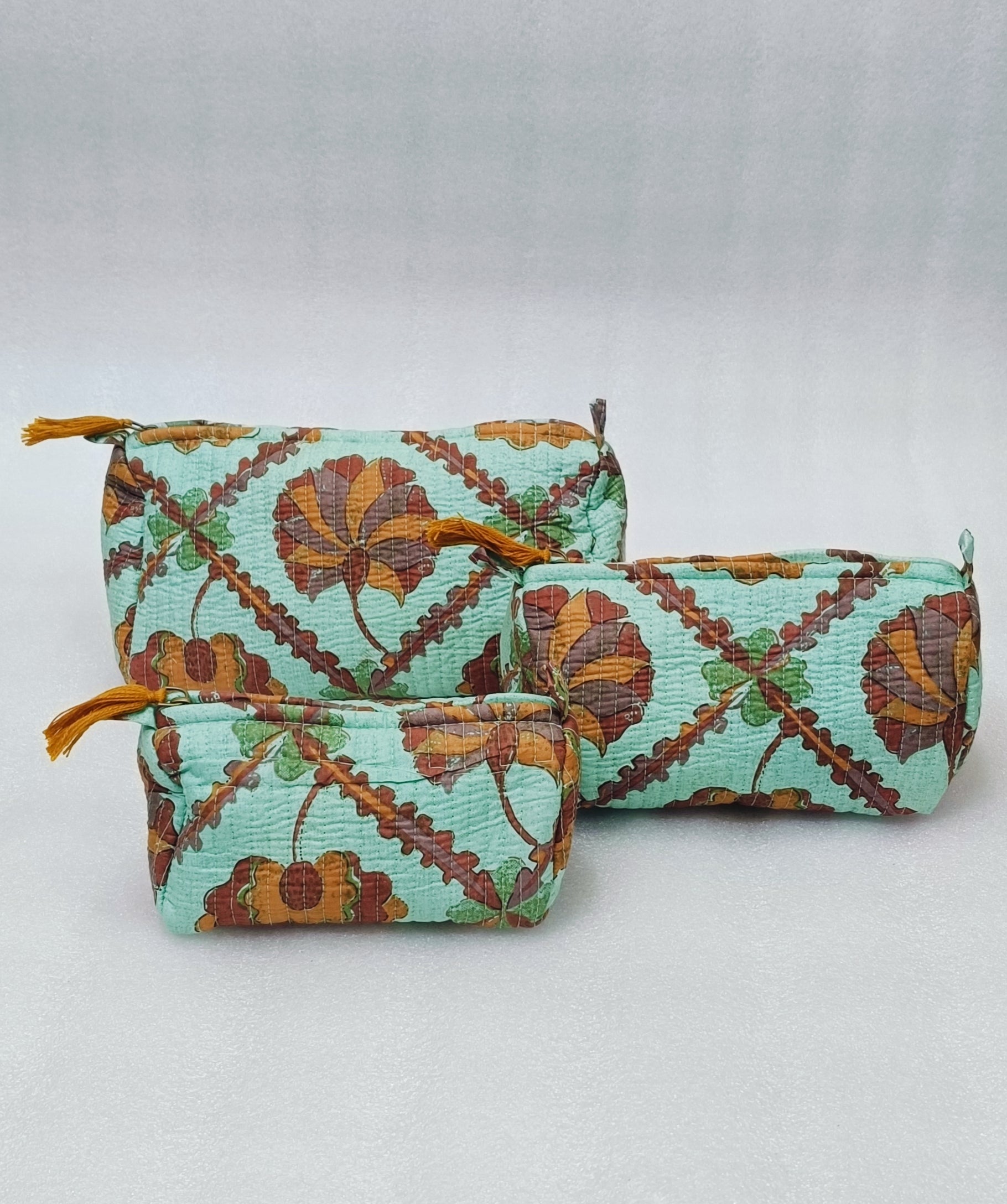 Set of 3 cosmetic bag/pouches with waterproof lining