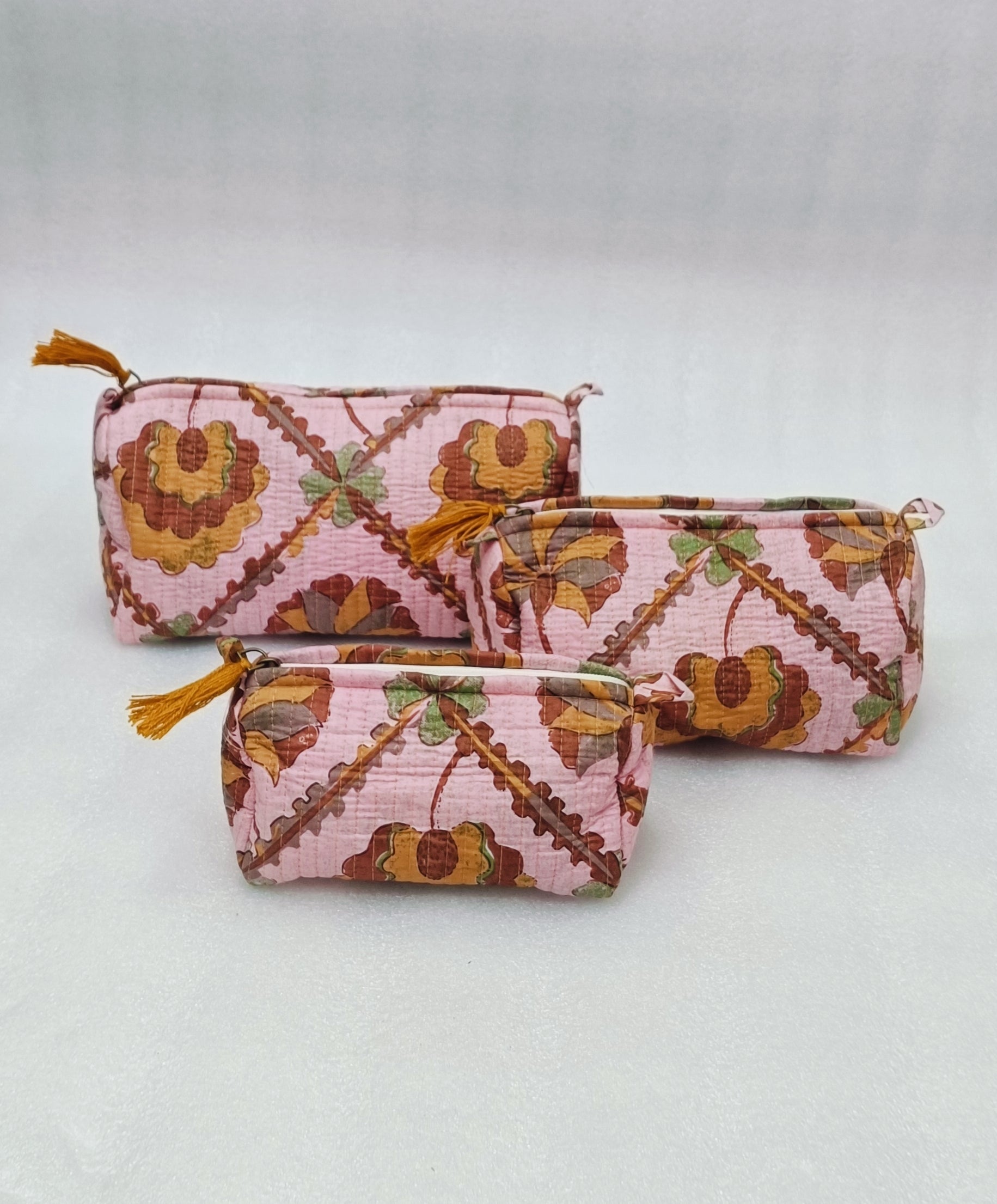 Set of 3 cosmetic bag/pouches with waterproof lining