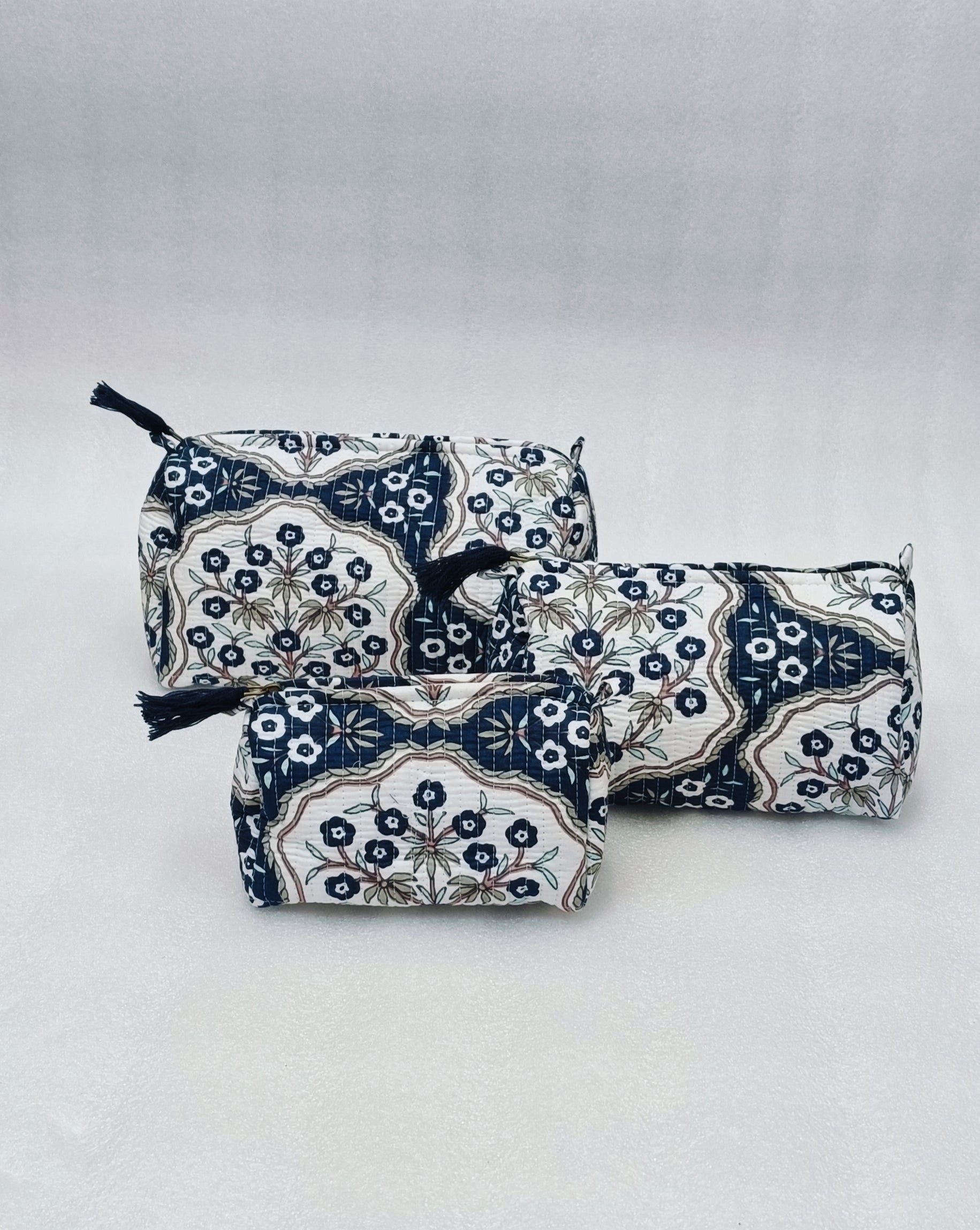 Set of 3 cosmetic bag/pouches with waterproof lining