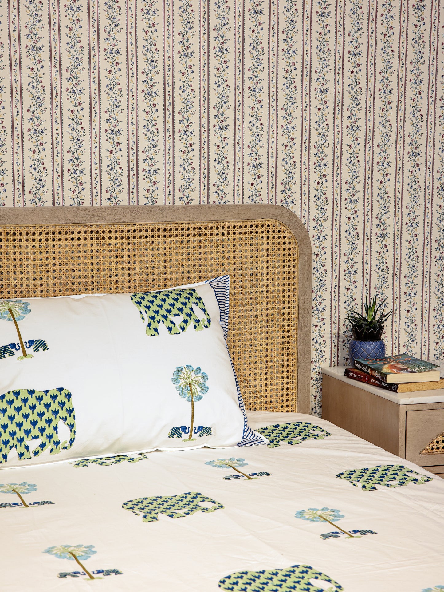 Premium Percale Cotton Super King Bedsheet with 2 Pillow Covers
