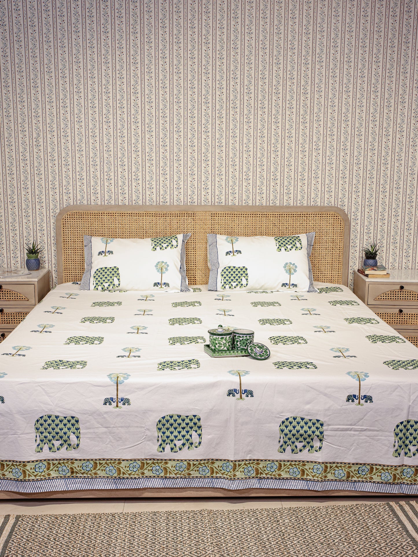 Premium Percale Cotton Super King Bedsheet with 2 Pillow Covers