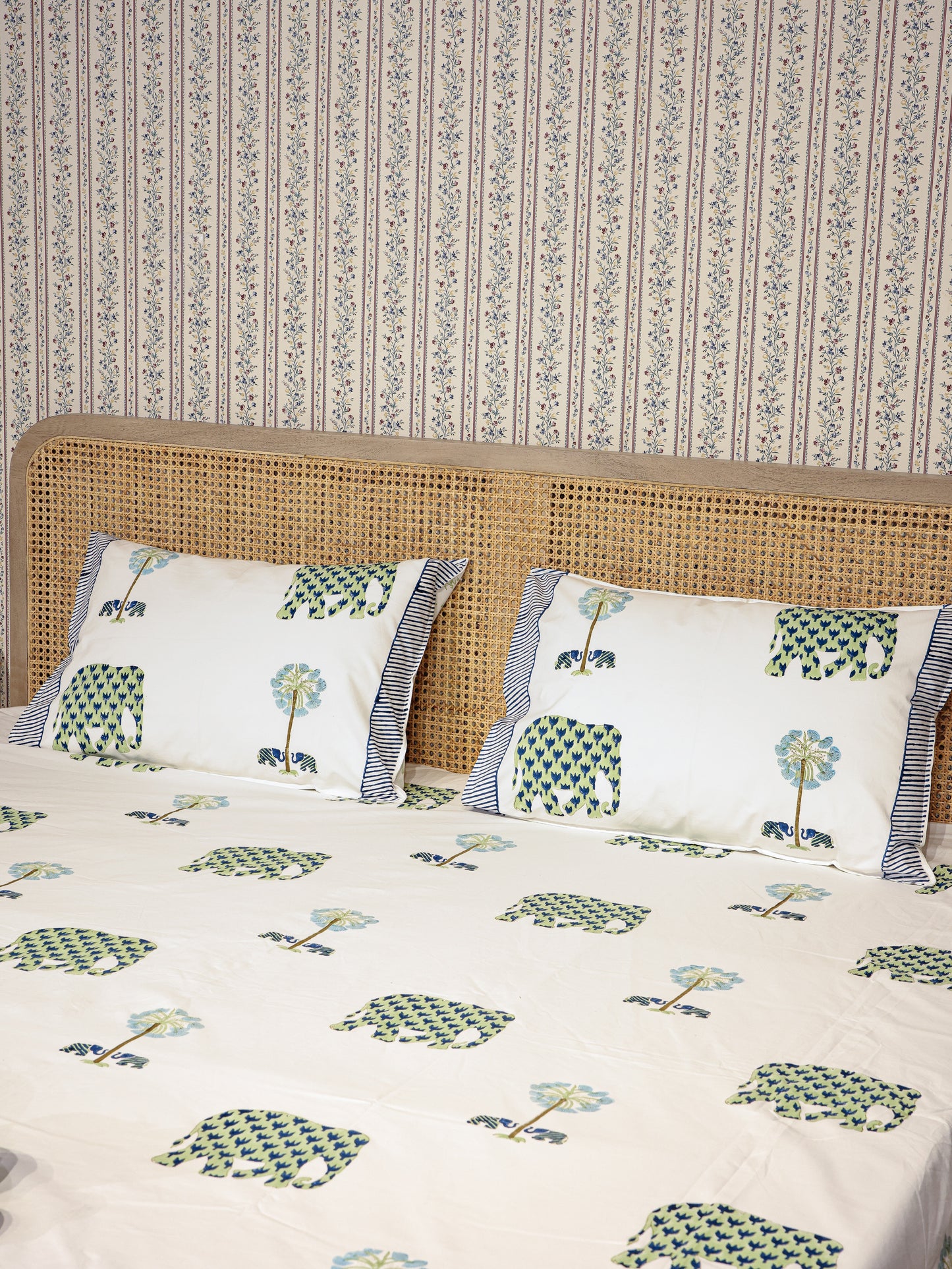 Premium Percale Cotton Super King Bedsheet with 2 Pillow Covers