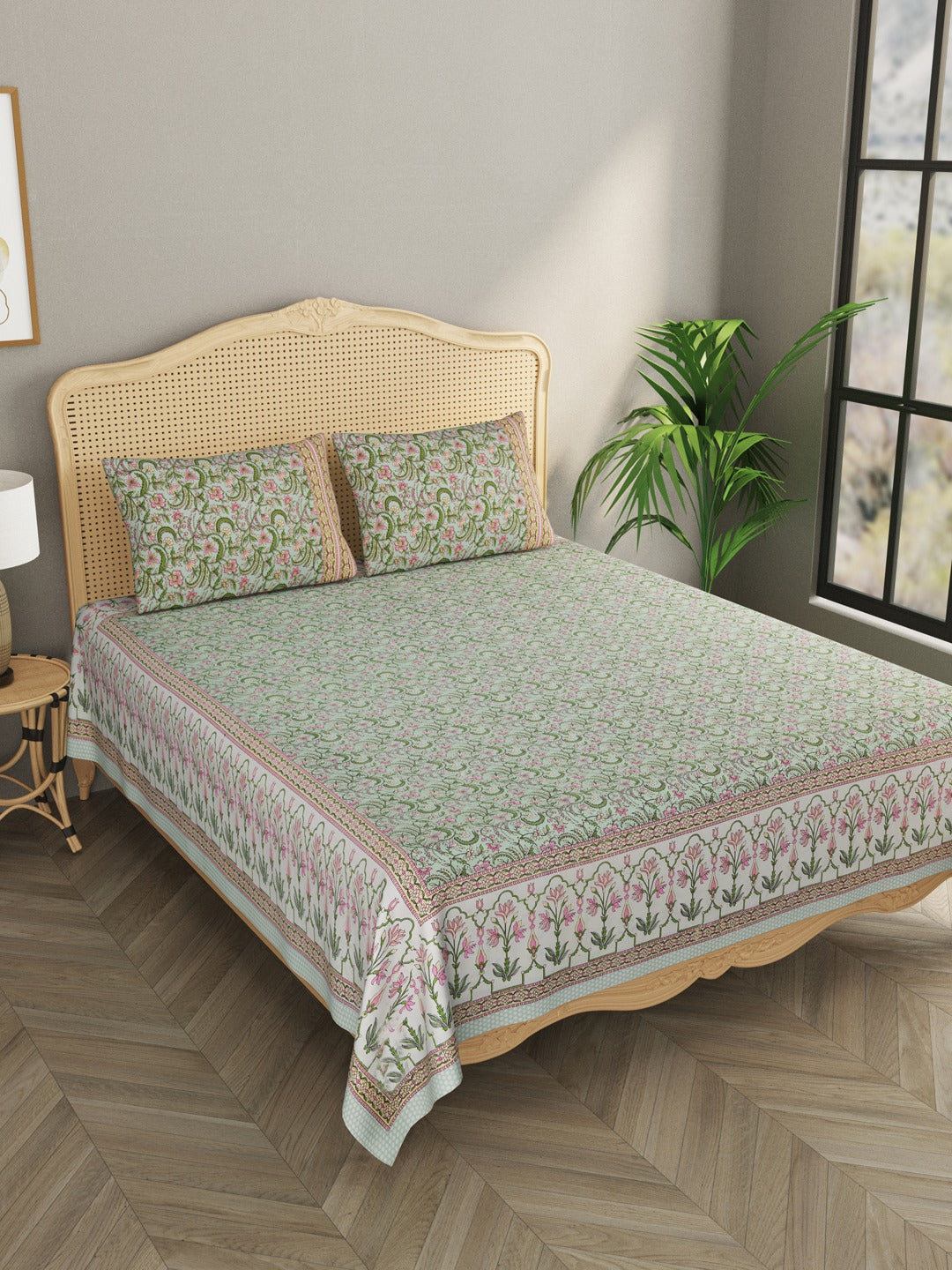 Green Double King Bedsheet with 2 Pillow Covers