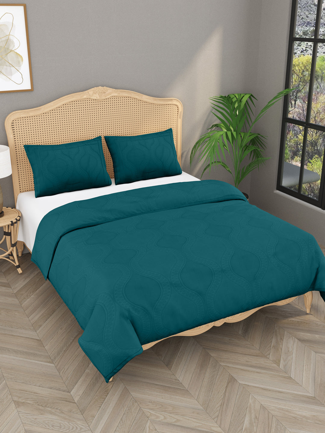 Cotton Quilted Reversible King Size Bedcover with 2 Pillow Covers