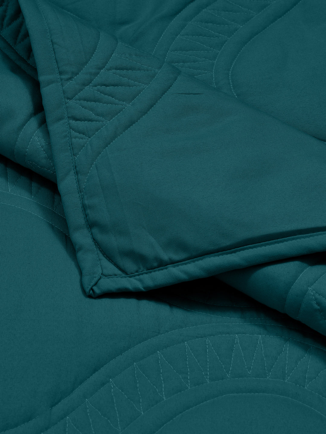 Cotton Quilted Reversible King Size Bedcover with 2 Pillow Covers