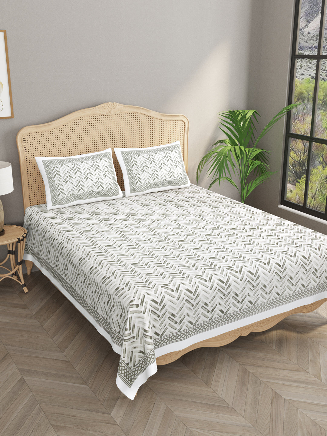 Cotton Double King Bedsheet with 2 Pillow Covers