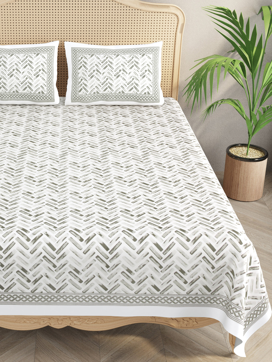 Cotton Double King Bedsheet with 2 Pillow Covers