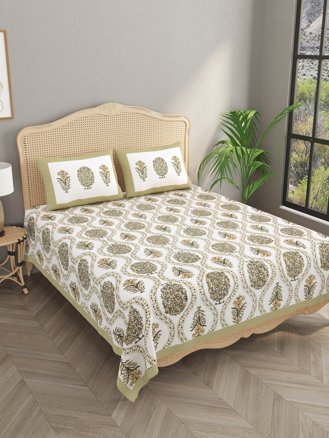 Cotton Double King Bedsheet with 2 Pillow Covers