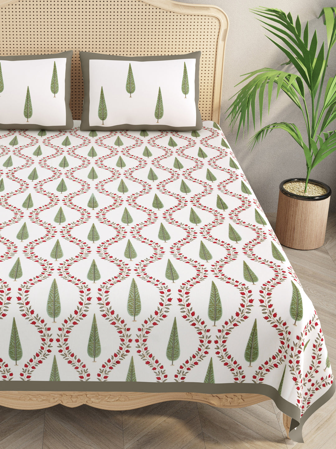 Handblock Print Super King Bedsheet in Extra Soft Percale Cotton with 2 Pillow covers