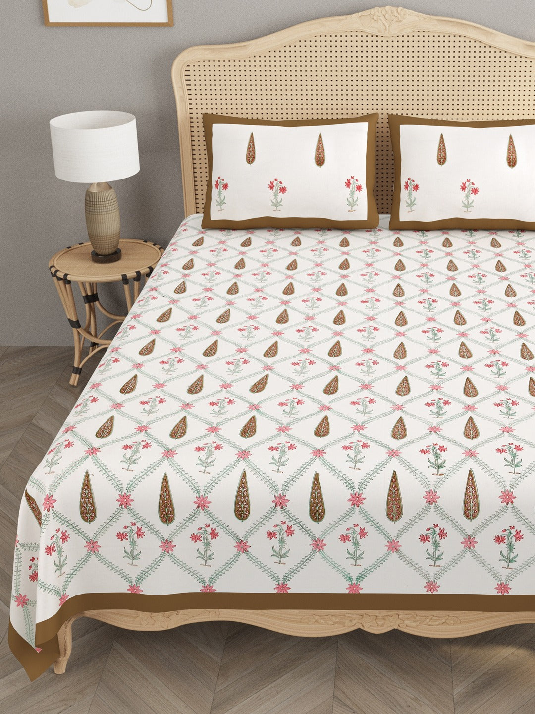 Handblock Printed Double King Bedsheet with 2 Pillow Covers