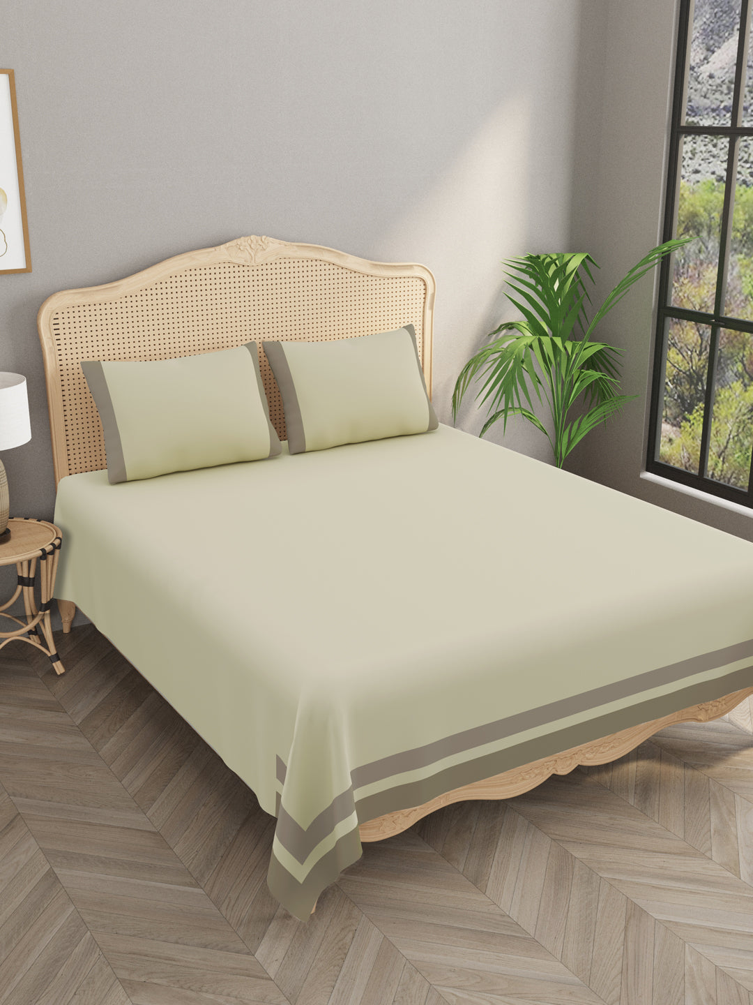 Double King 300 TC Bedsheet with 2 Pillow Covers