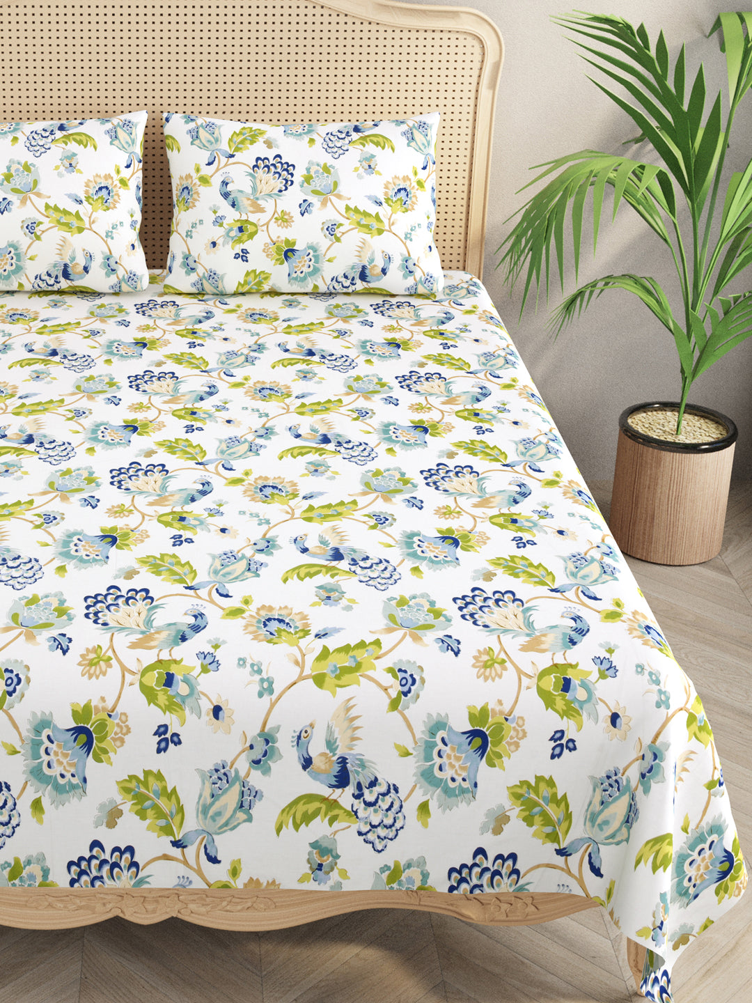 Floral Print Super King Cotton Bedsheet with 2 Pillow Covers