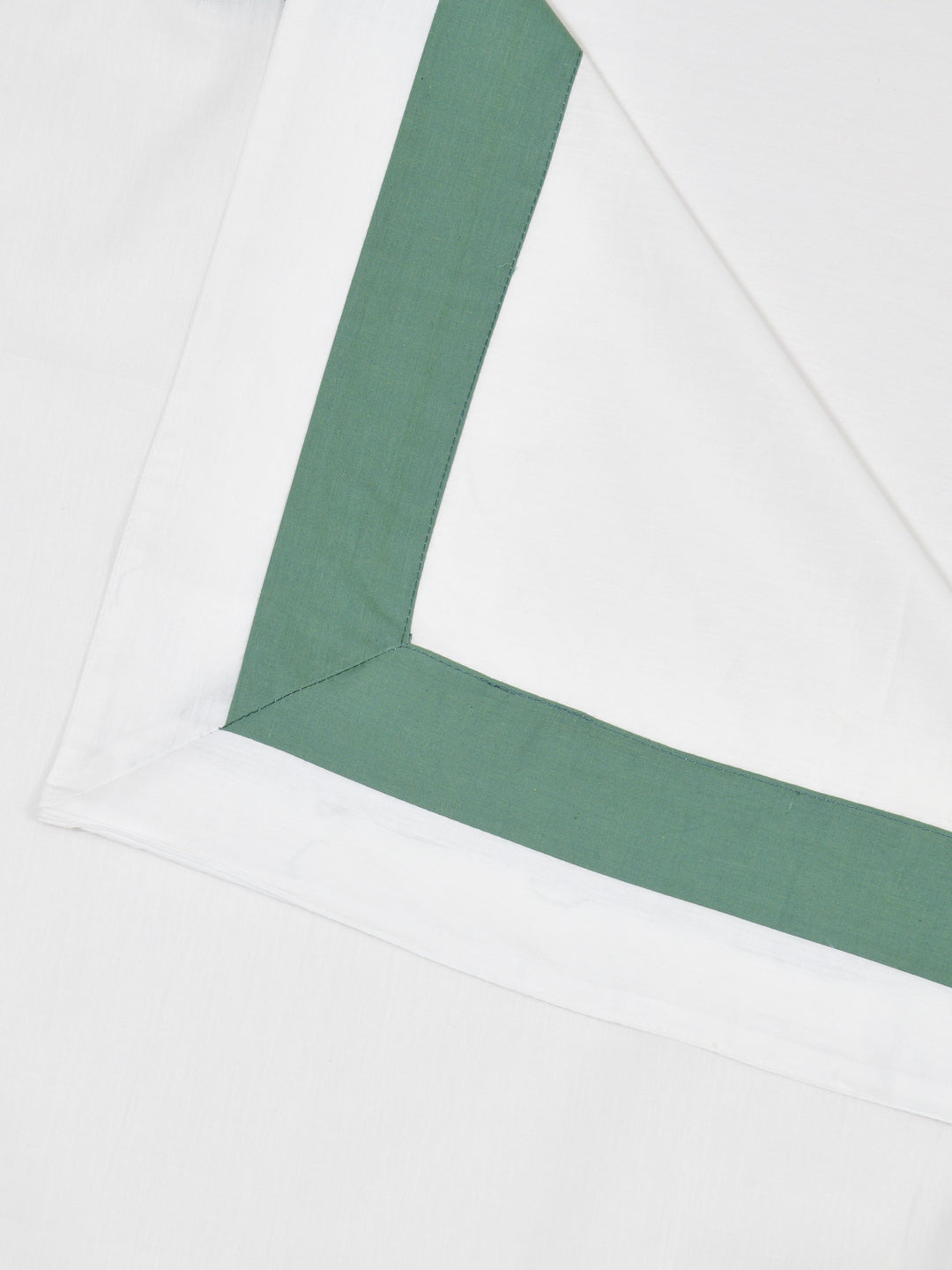 Double King 300 TC Bedsheet with 2 Pillow Covers