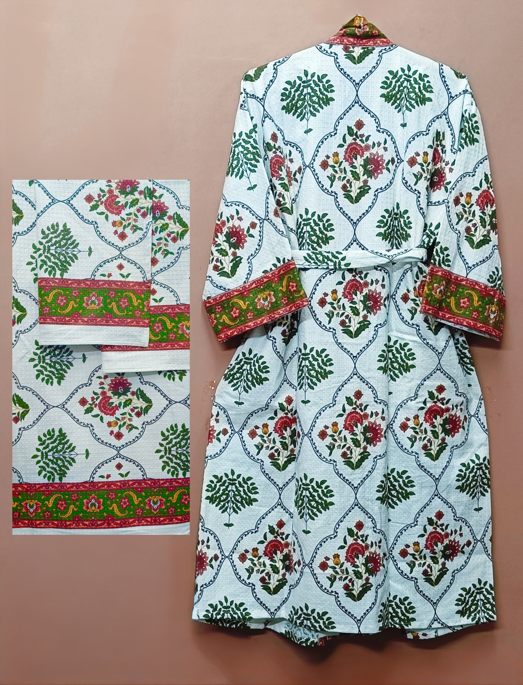 Gift Box – 1 Unisex Bathrobe, 1 Bath Towel, 2 hand Towels