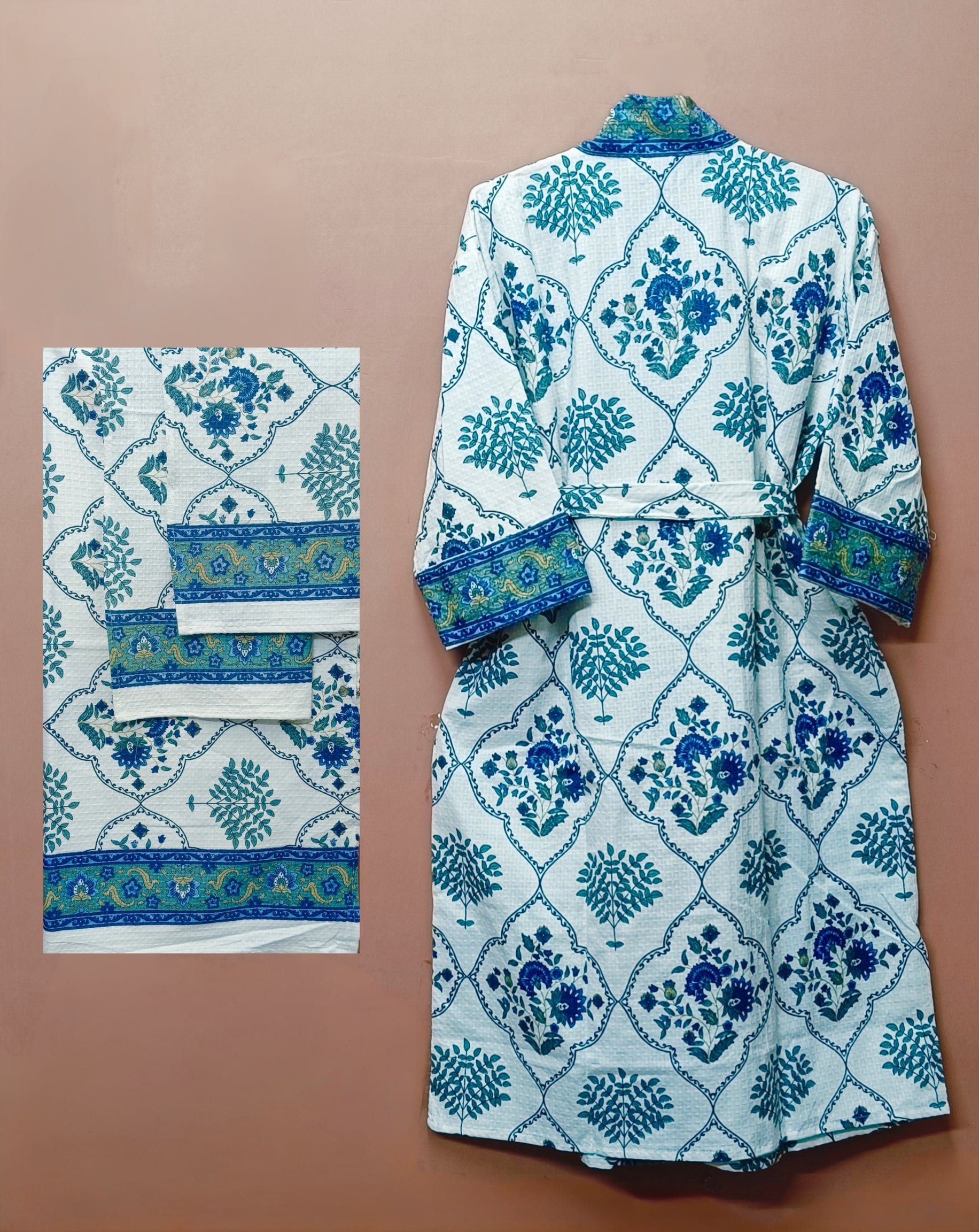 Gift Box – 1 Unisex Bathrobe, 1 Bath Towel, 2 hand Towels