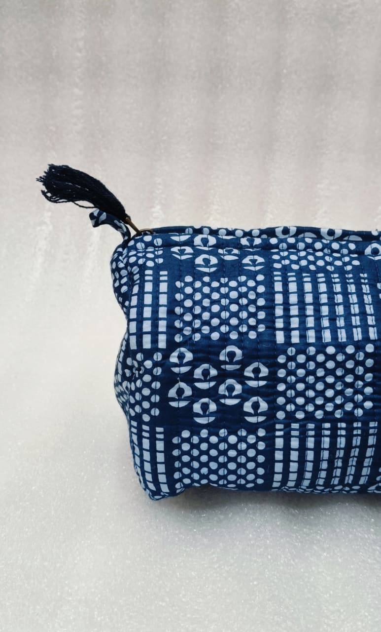 Set of 3 cosmetic bag/pouches with waterproof lining