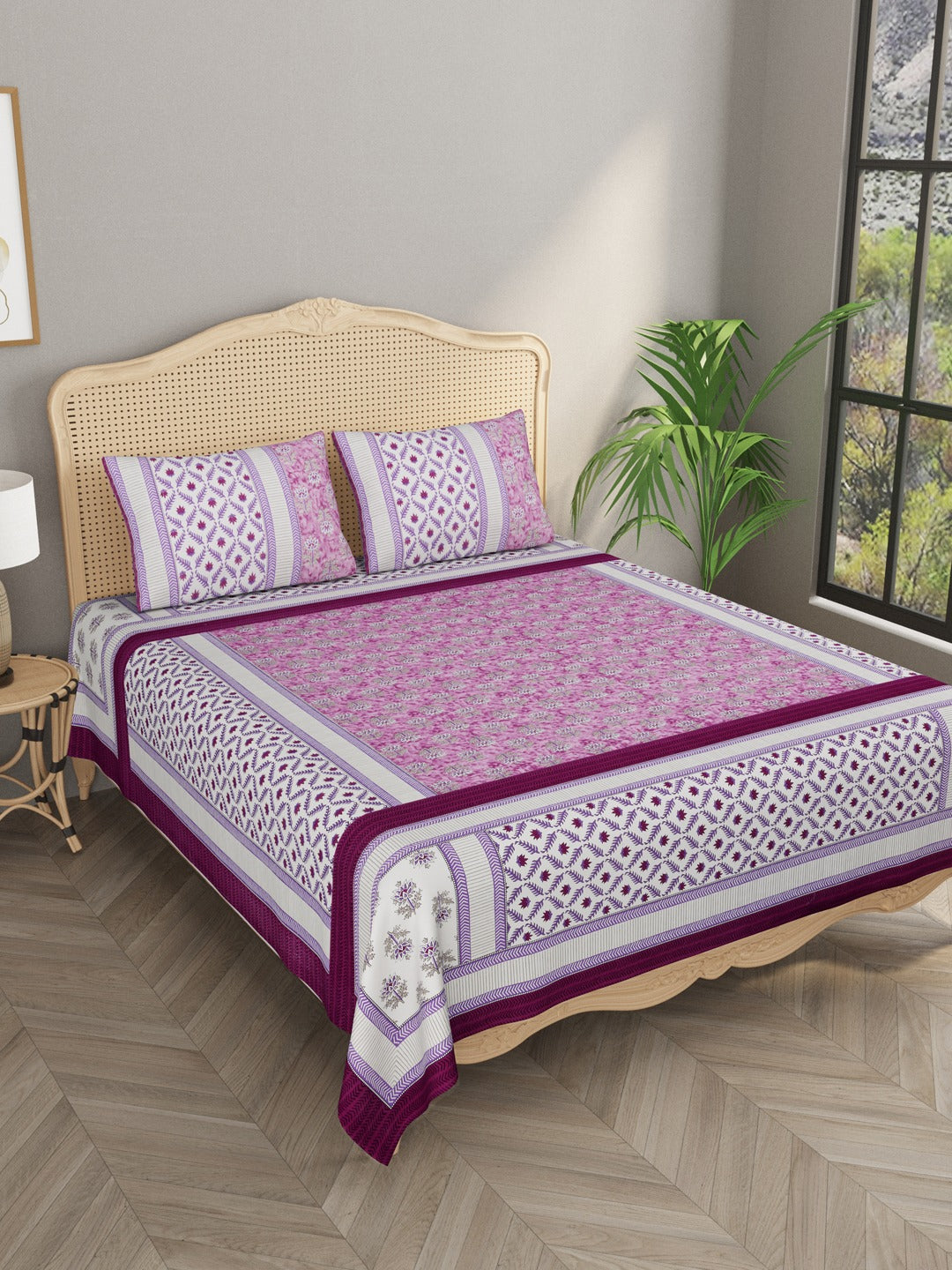 Double King Bedsheet with 2 Pillow Covers