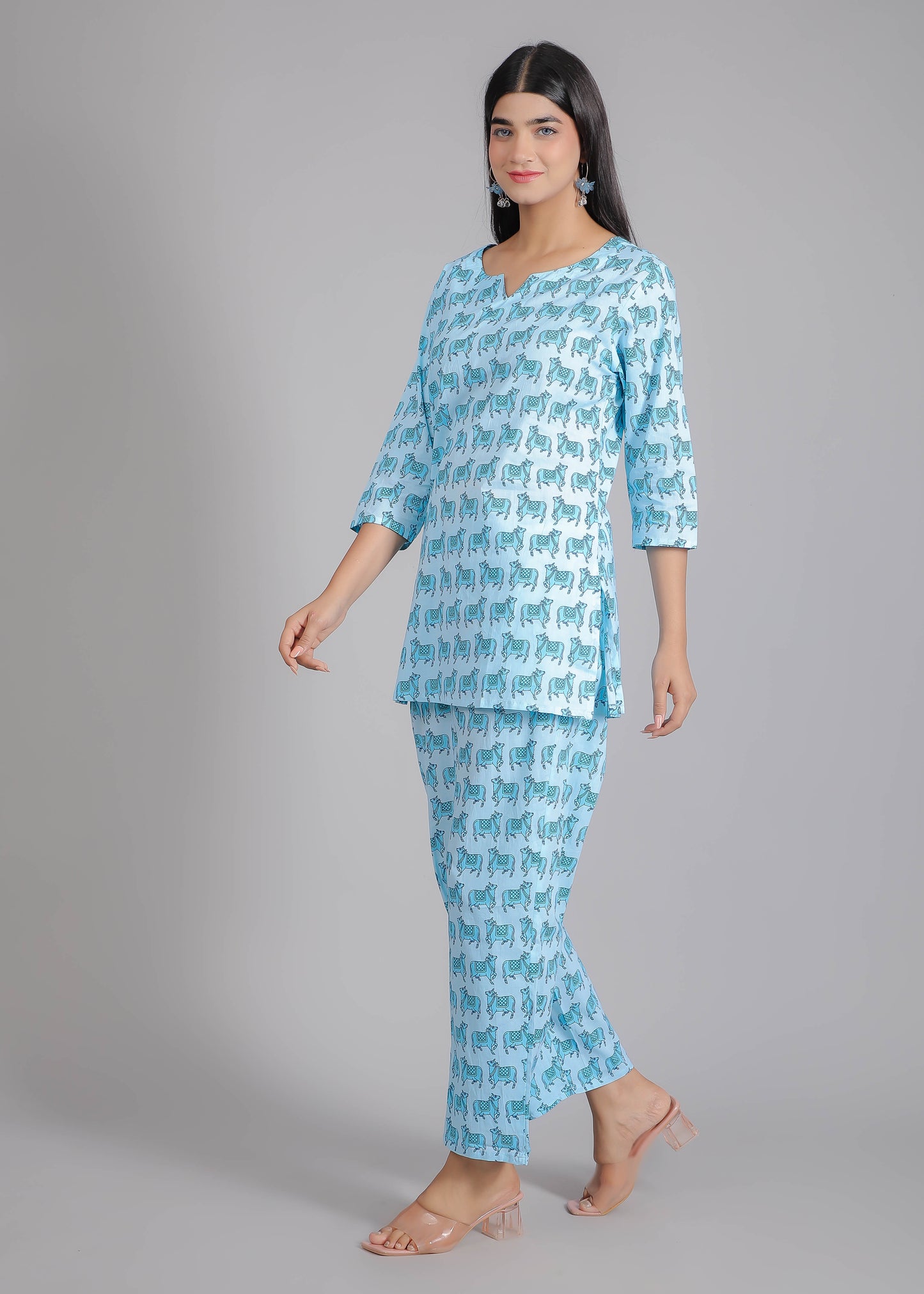 Bull on Blue Cotton Lounge Set for Women