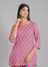 Blue Floral Motifs on Pink Cotton Lounge Set for Women