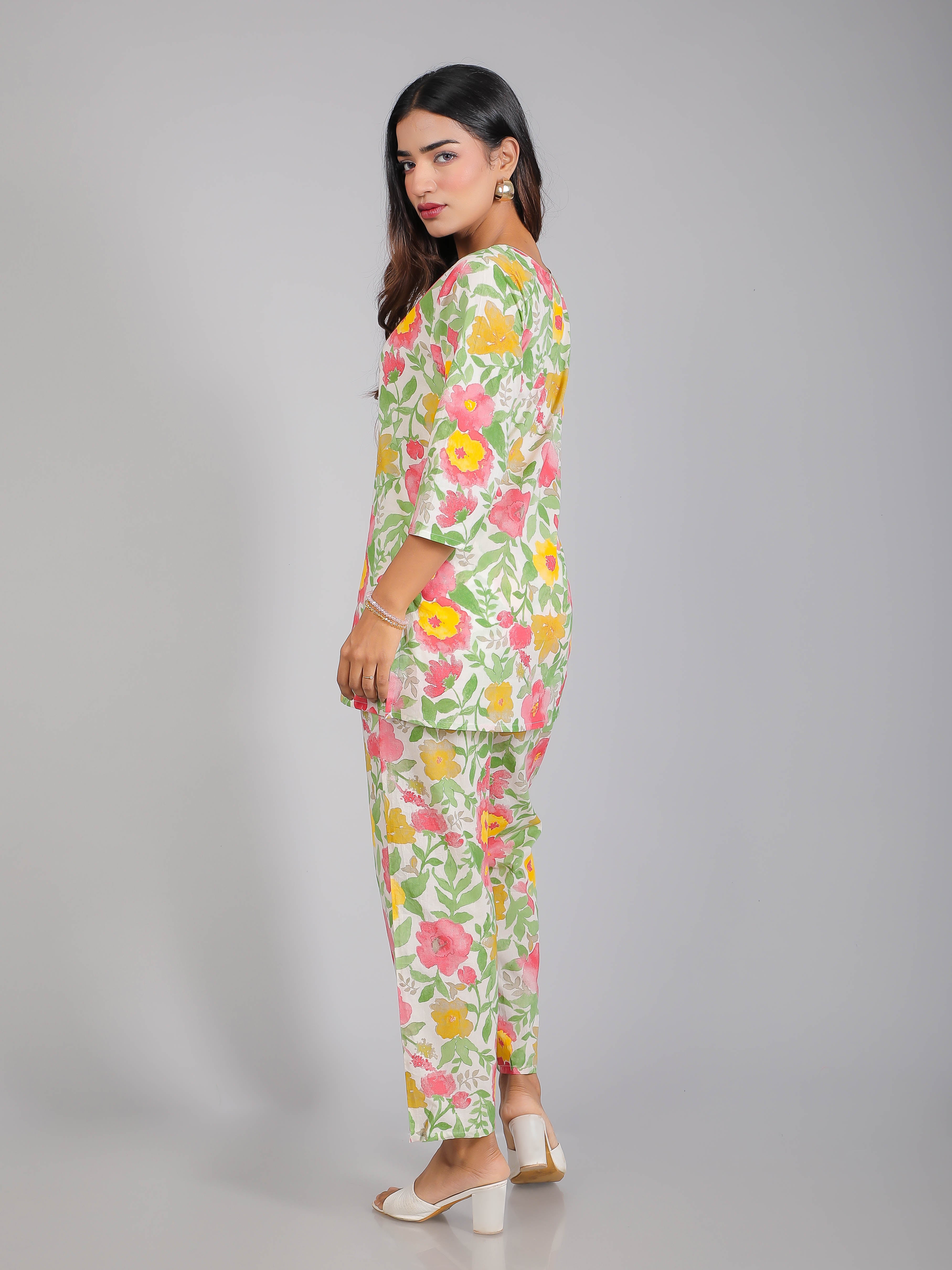 Tropical Floral Motifs on White Cotton Lounge Set for Women