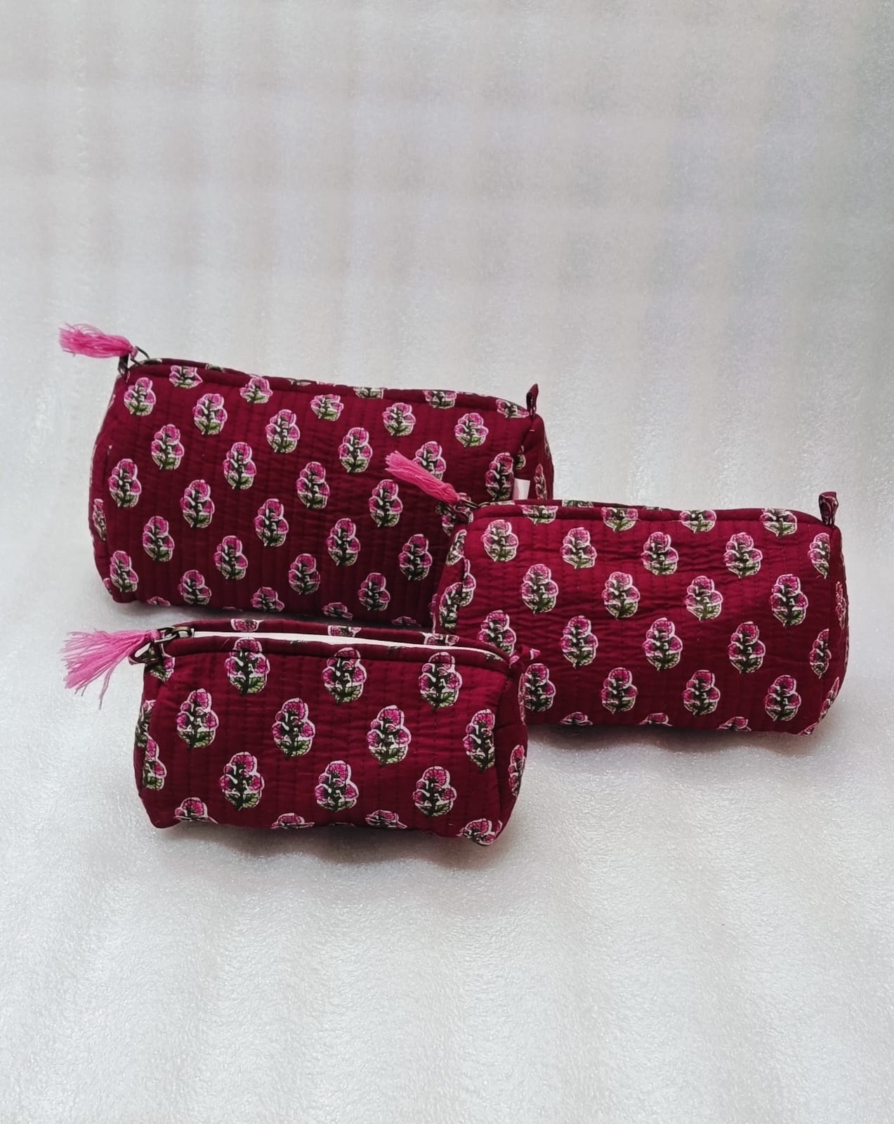 Set of 3 cosmetic bag/pouches with waterproof lining