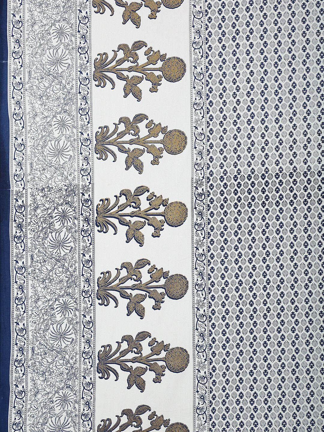 White & Blue Ethnic Motifs   Cotton 1 King Bedsheet with 2 Pillow Covers