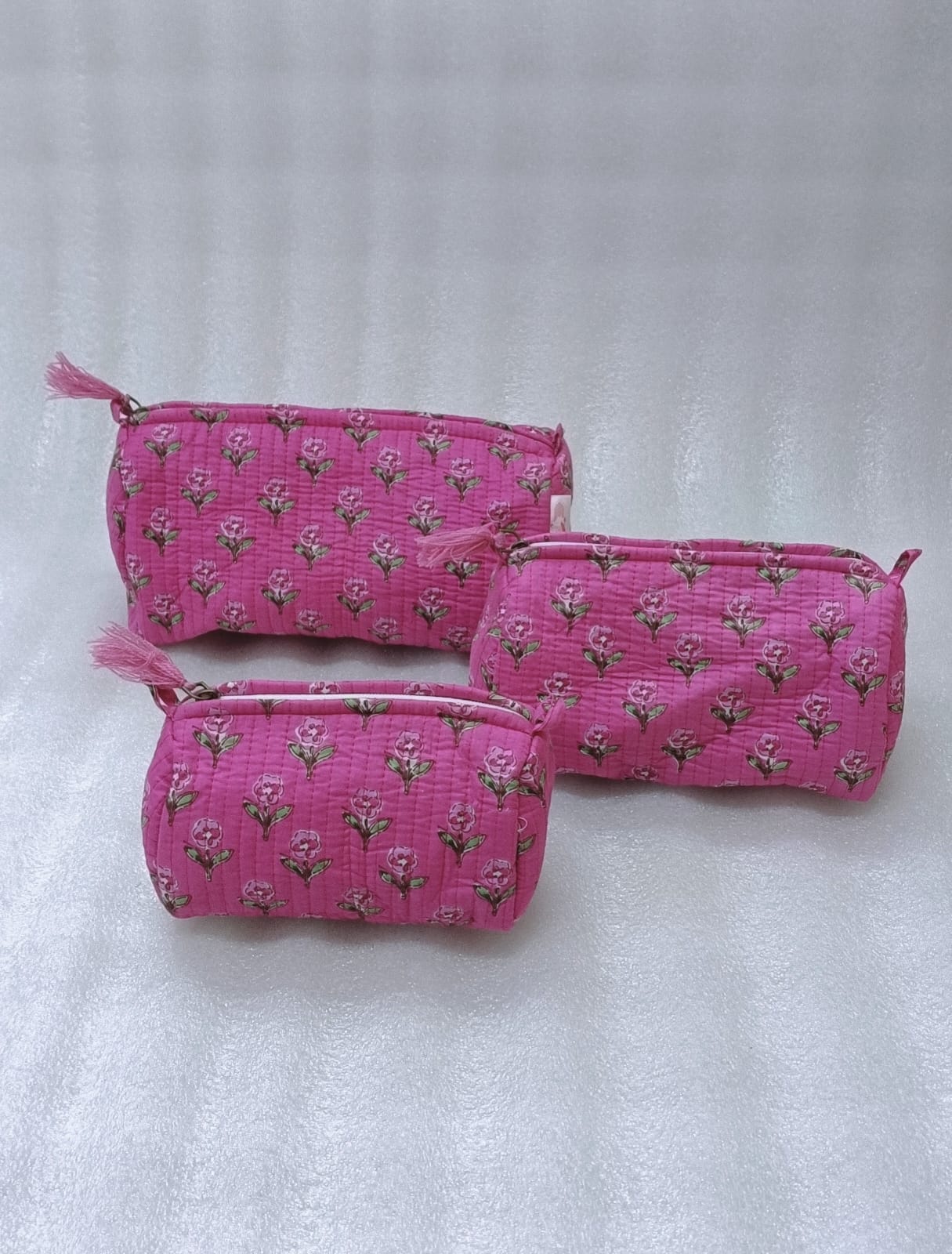Set of 3 cosmetic bag/pouches with waterproof lining
