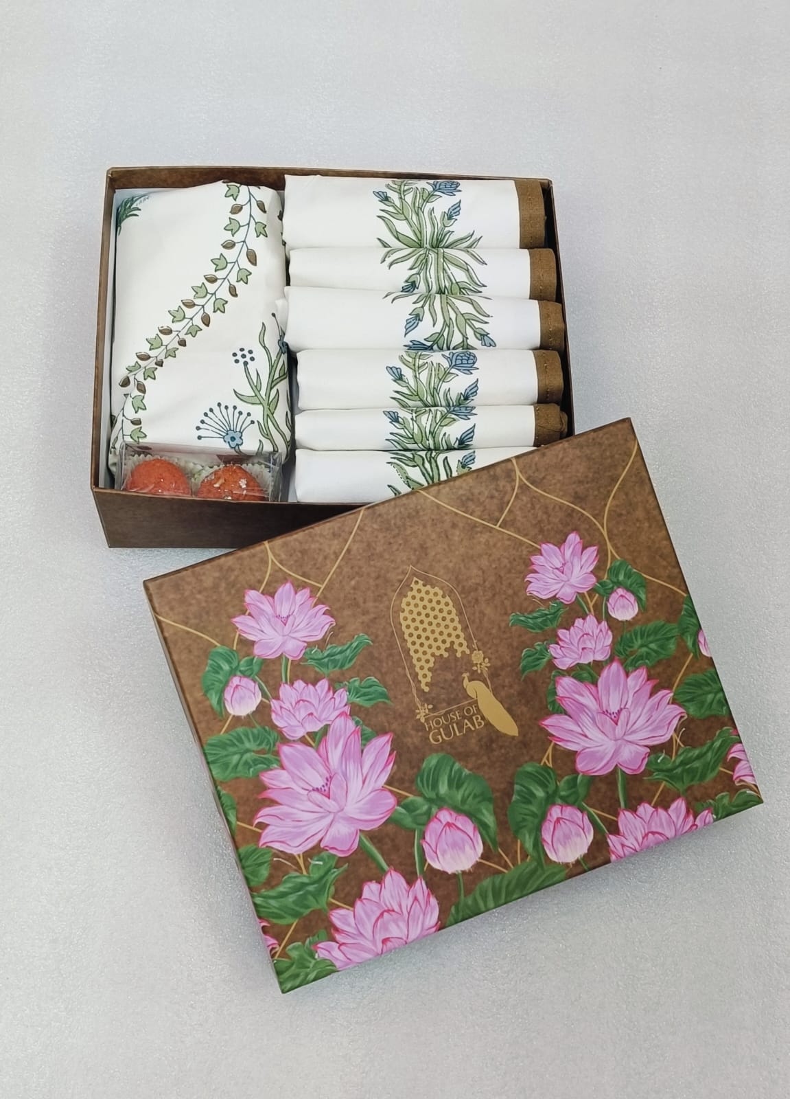 Diwali Gift Box with Handblock Printed Canvas Cotton Table Runner & Set Of 6 Mats, 2 laddoo candles