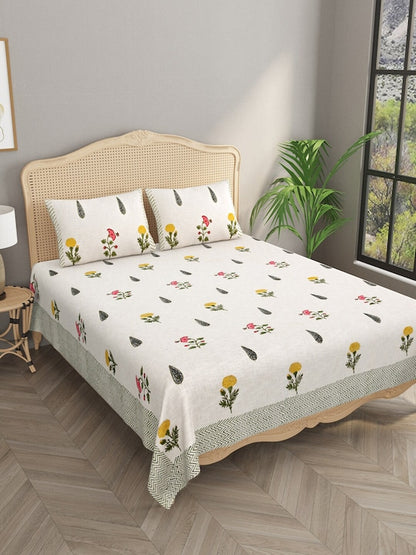 Cream-Coloured Ethnic Printed Cotton Double Bed Covers With Pillow Covers