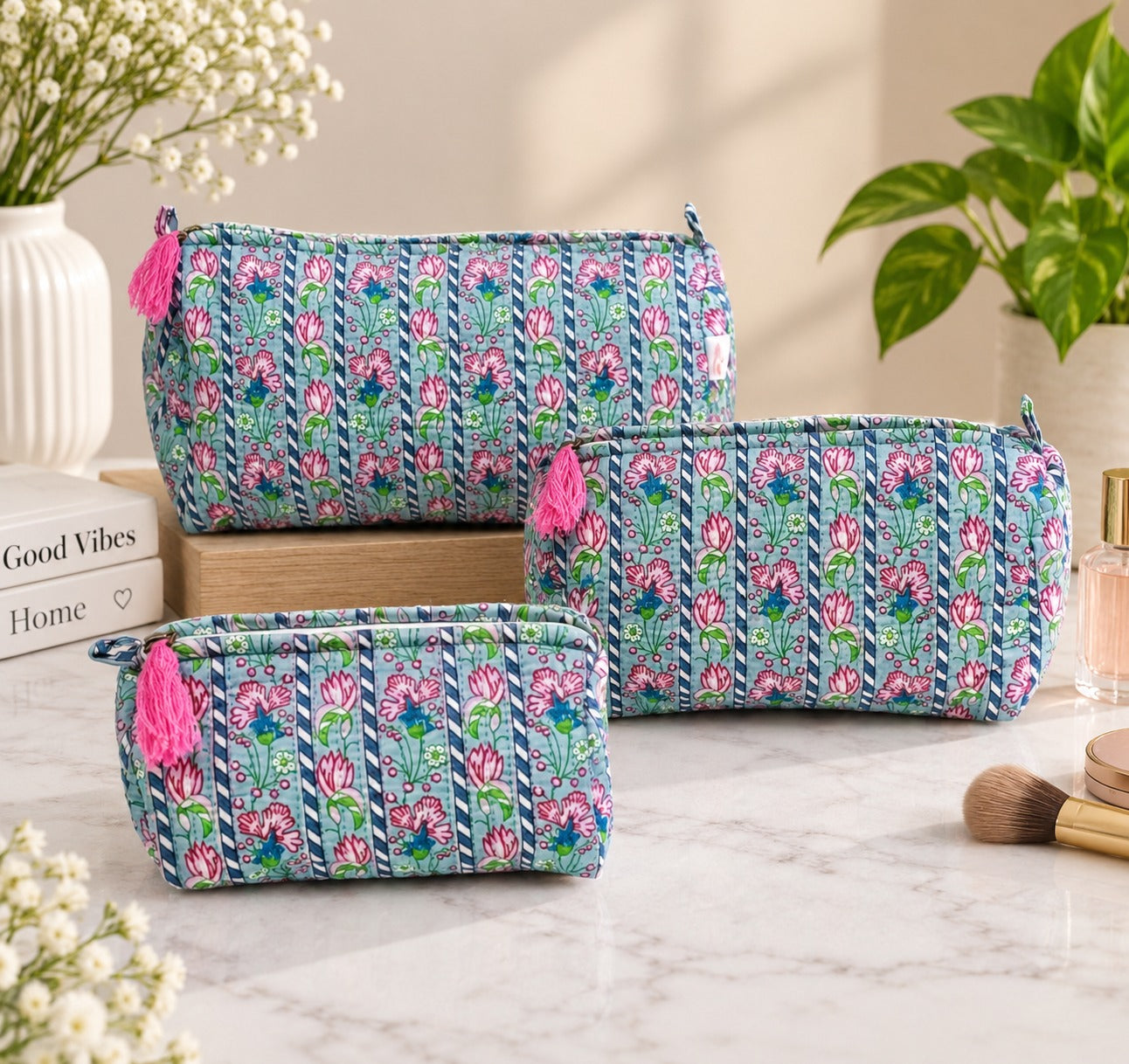 Set of 3 cosmetic bag/pouches with waterproof lining