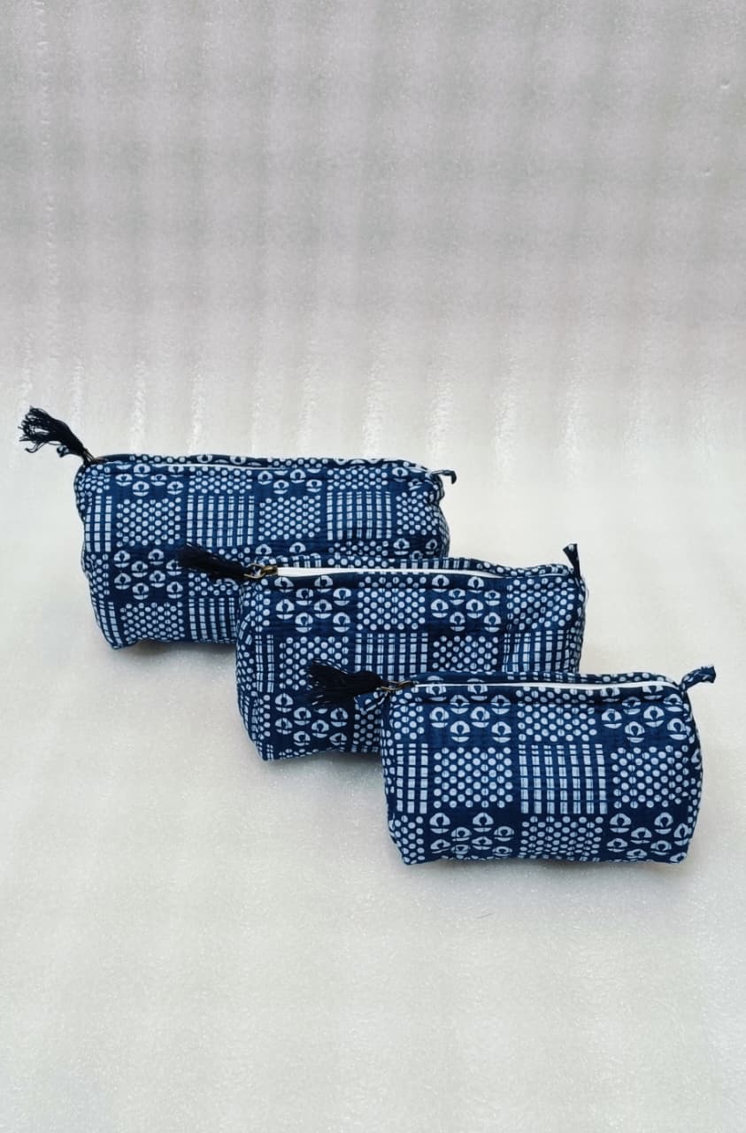 Set of 3 cosmetic bag/pouches with waterproof lining