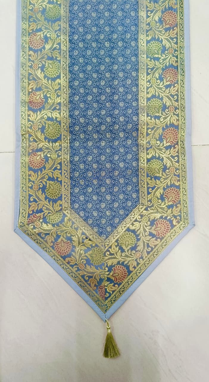 Banarasi Table Set with 1 Runner, 6 mats and 6 coasters