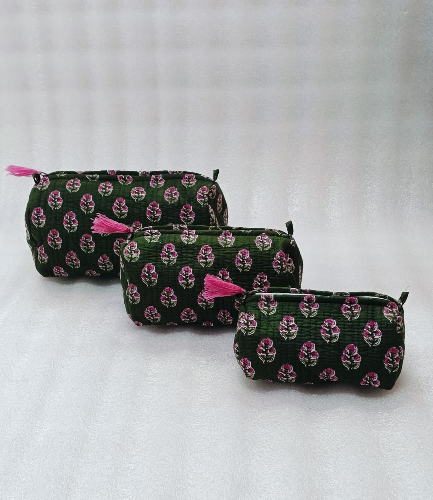 Set of 3 cosmetic bag/pouches with waterproof lining