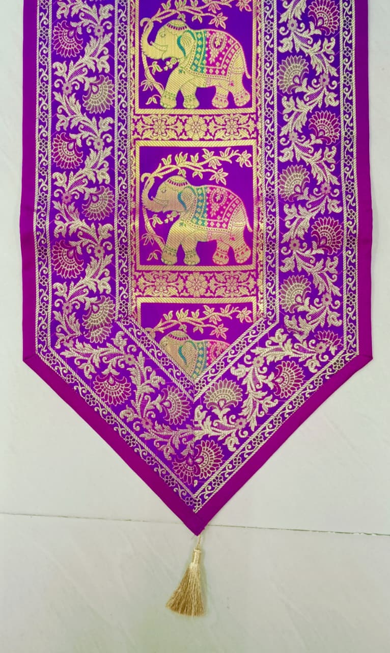 Gift Box with Banarasi Zari Table Runner, Set Of 6 Mats, 6 coaster