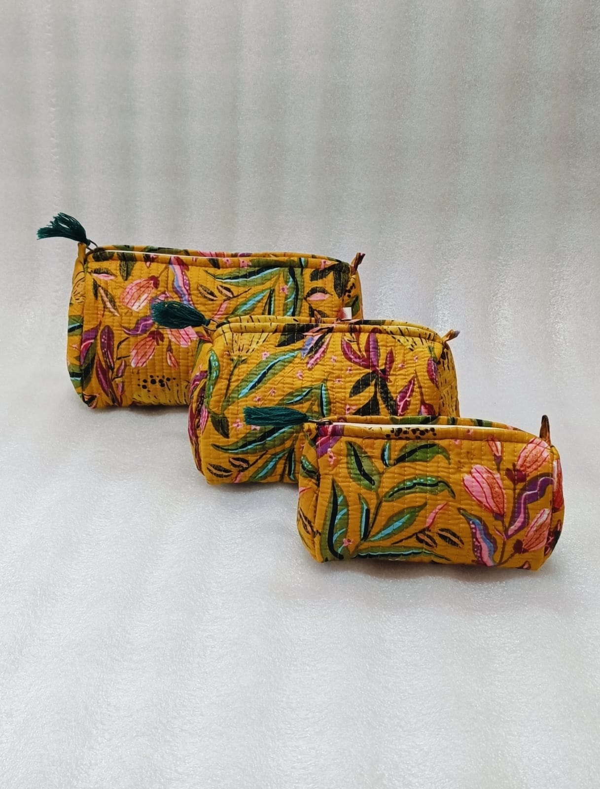 Set of 3 cosmetic bag/pouches with waterproof lining