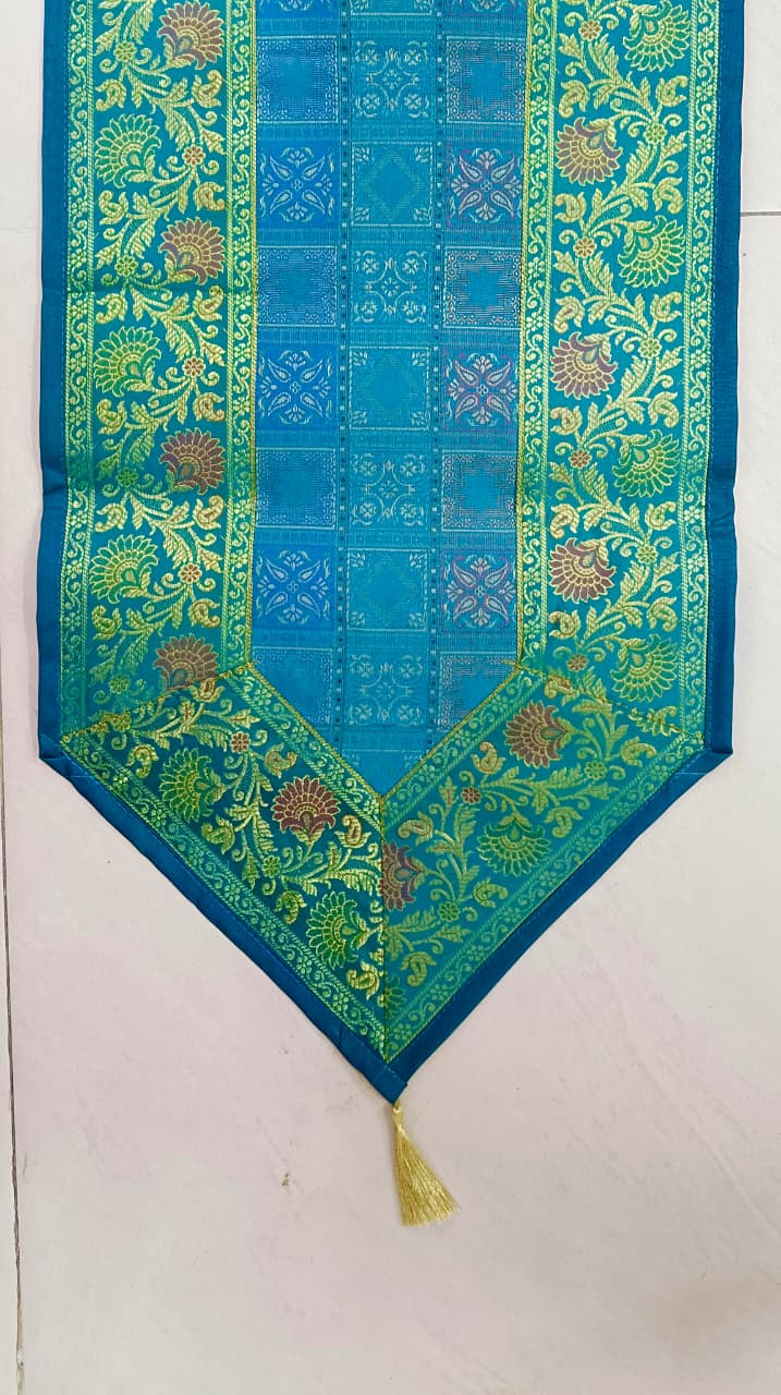 Banarasi Table Set with 1 Runner, 6 mats and 6 coasters
