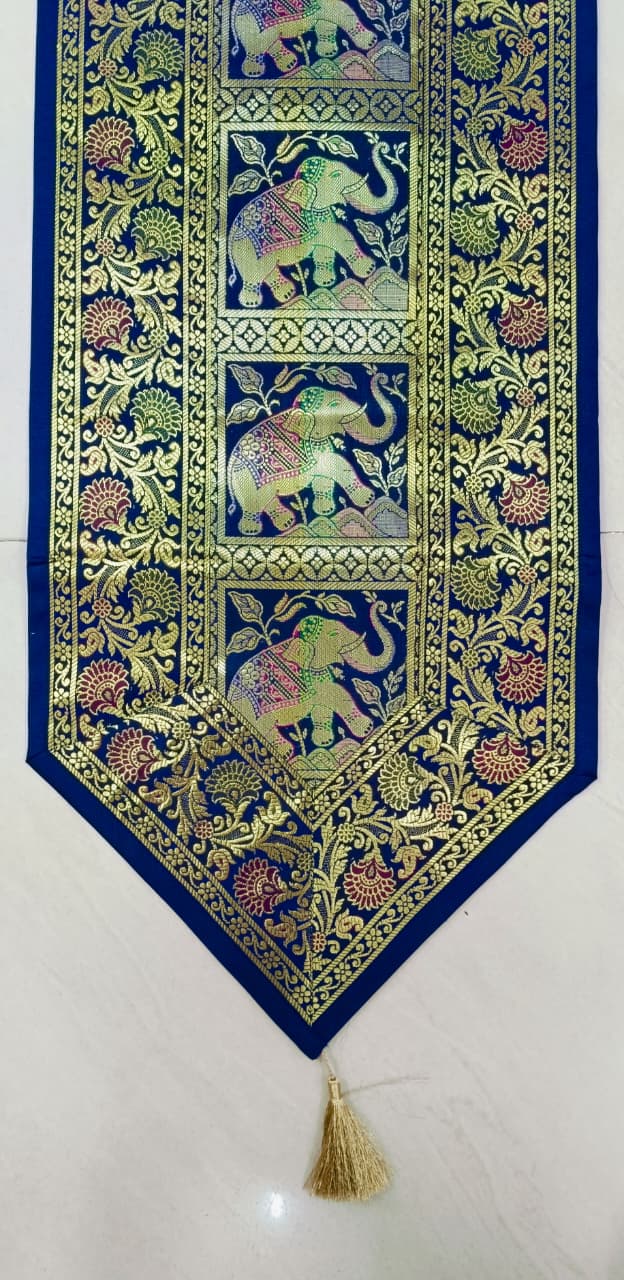Gift Box with Banarasi Zari Table Runner, Set Of 6 Mats, 6 coaster