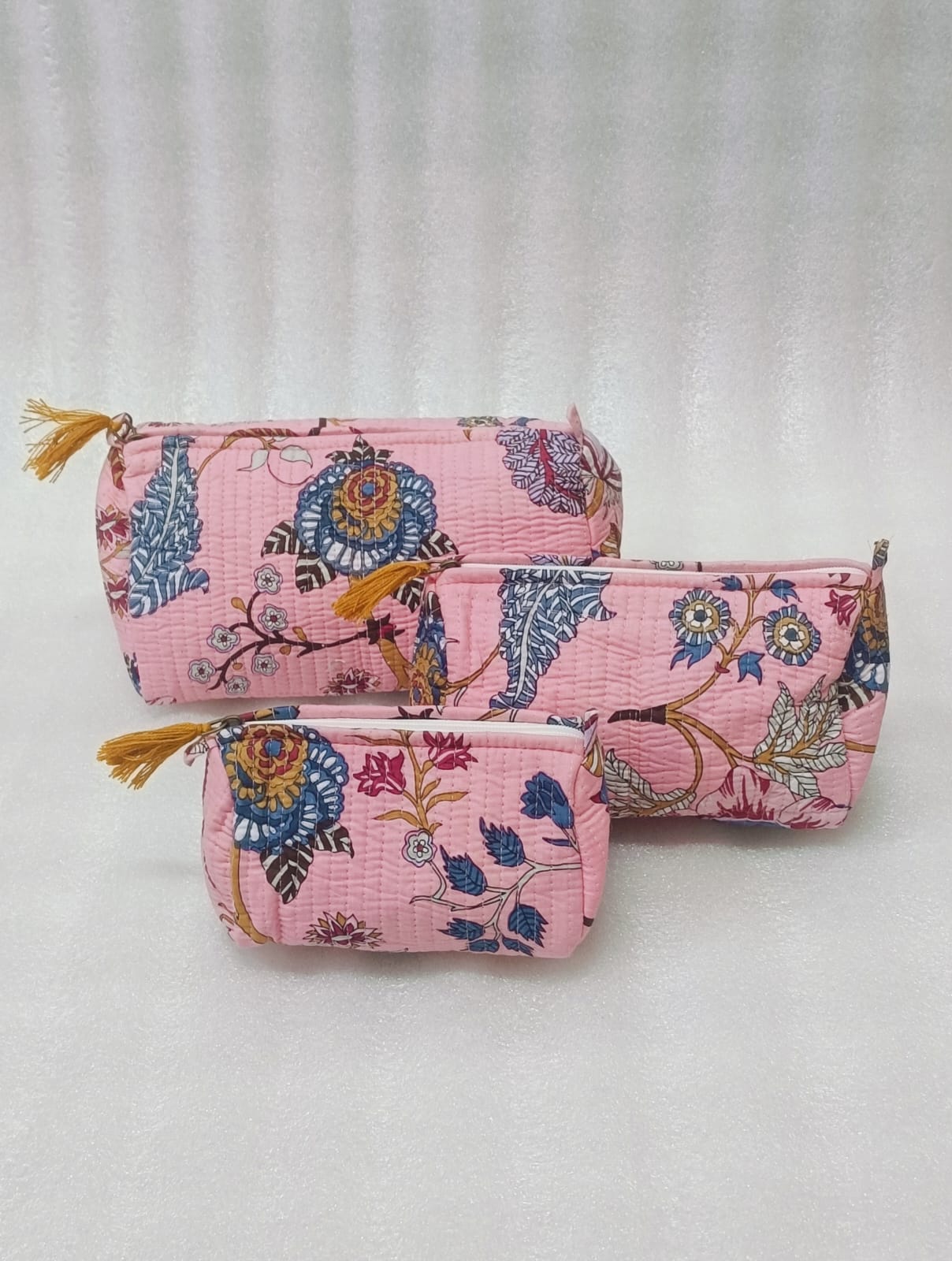 Set of 3 cosmetic bag/pouches with waterproof lining