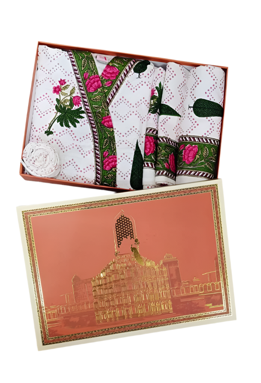 Gift Box – 1 Unisex Bathrobe, 1 Bath Towel, 2 hand Towels